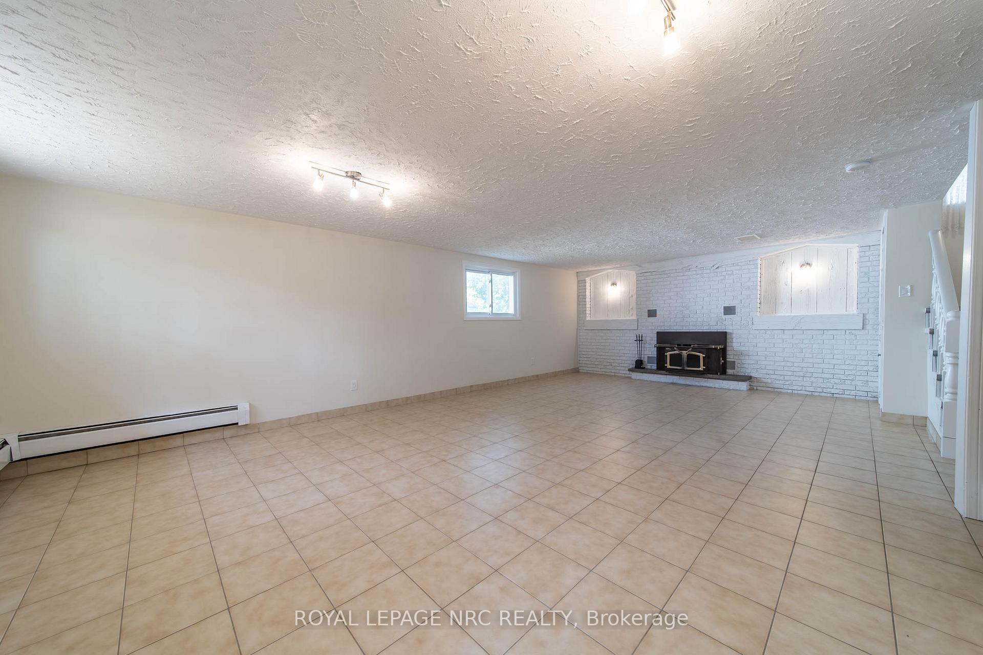 Photo 16 of 7797 Mulhern Street, Niagara Falls, Ascot — HOMEH