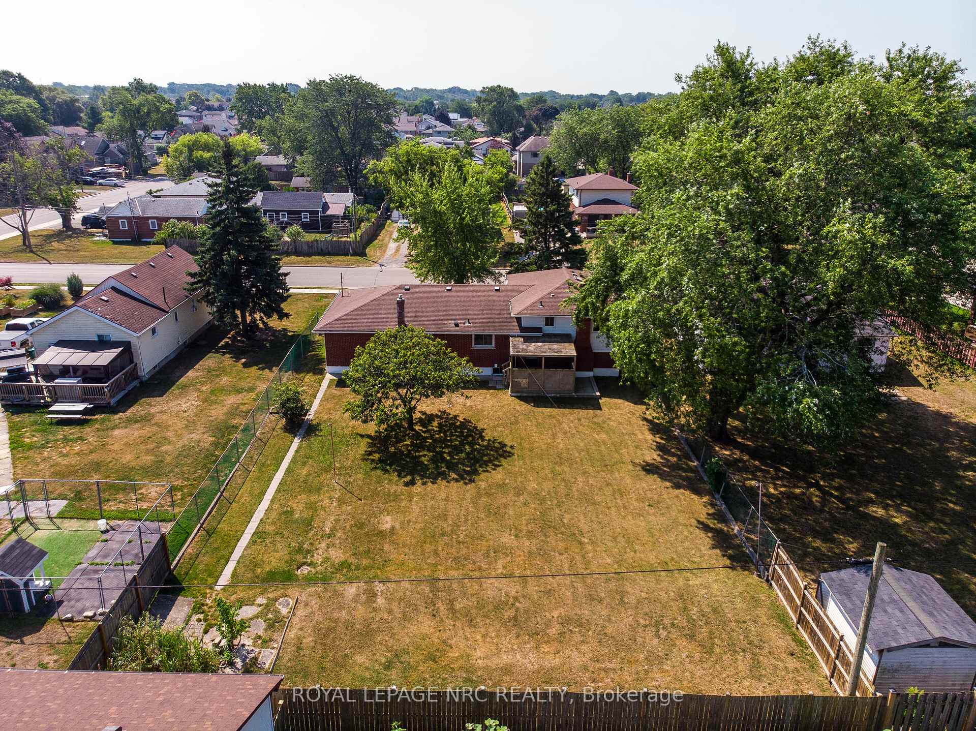 Photo 21 of 7797 Mulhern Street, Niagara Falls, Ascot — HOMEH