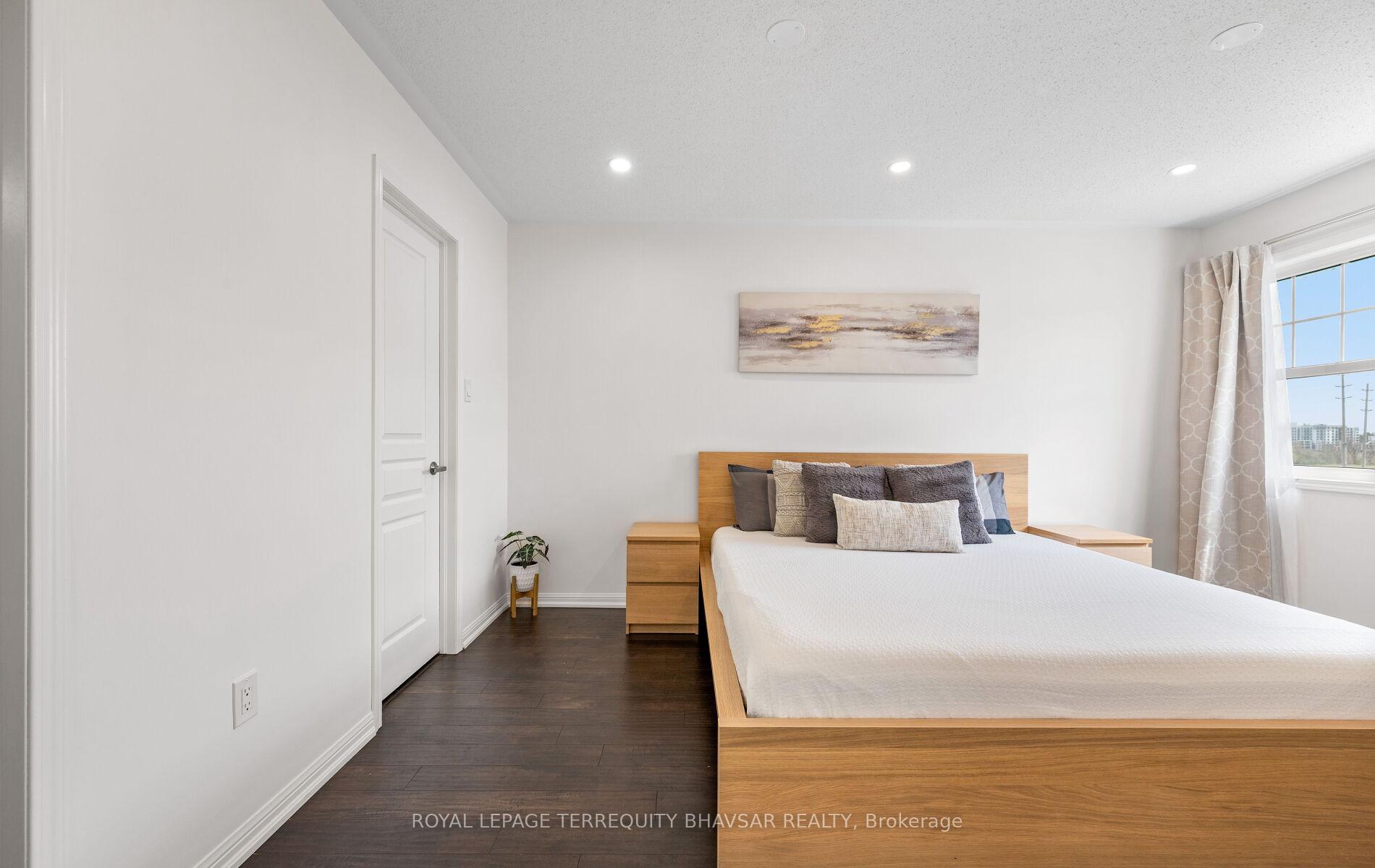 Photo 33 of 964 Nadalin Heights, Milton, Willmott — HOMEH