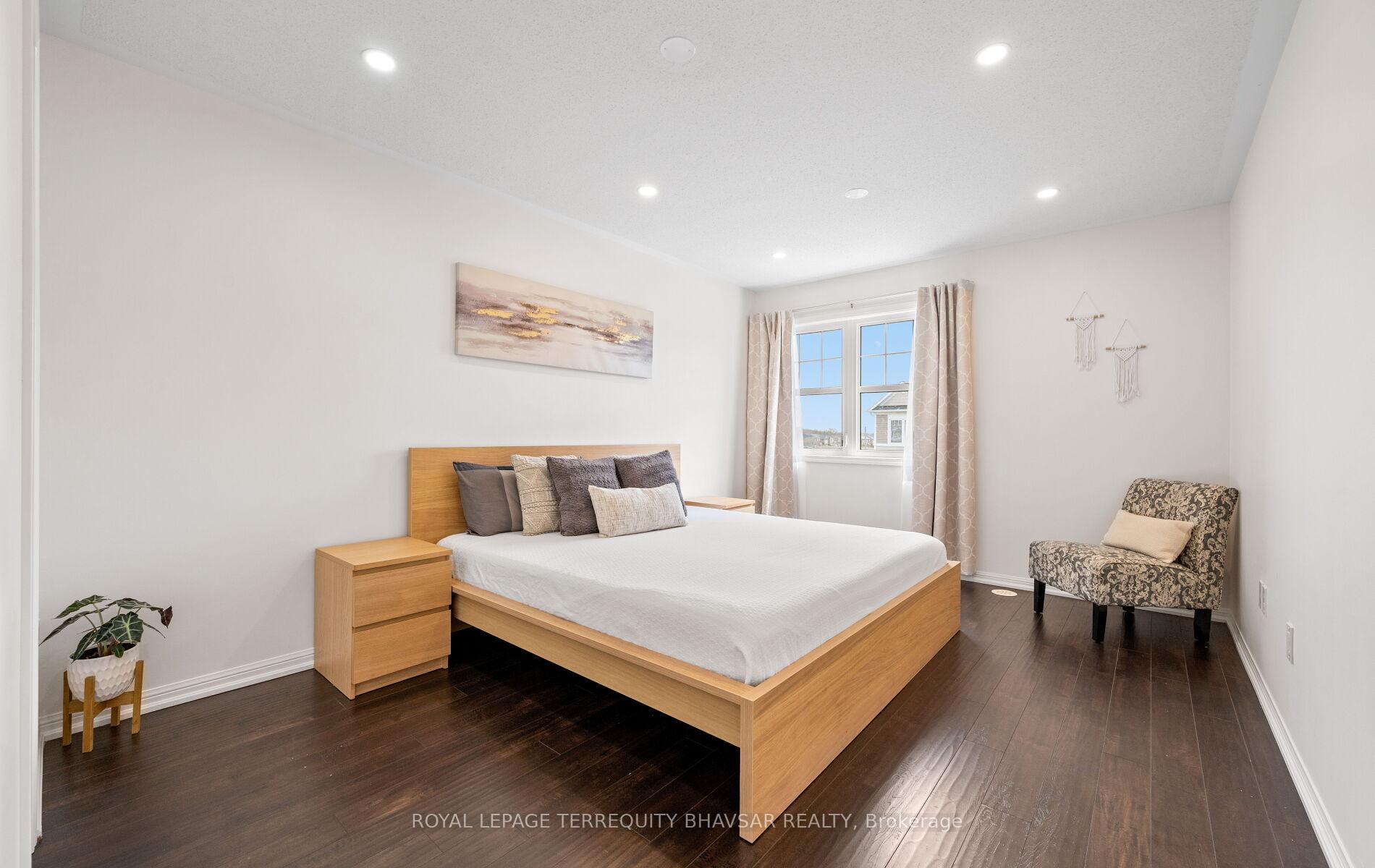 Photo 15 of 964 Nadalin Heights, Milton, Willmott — HOMEH