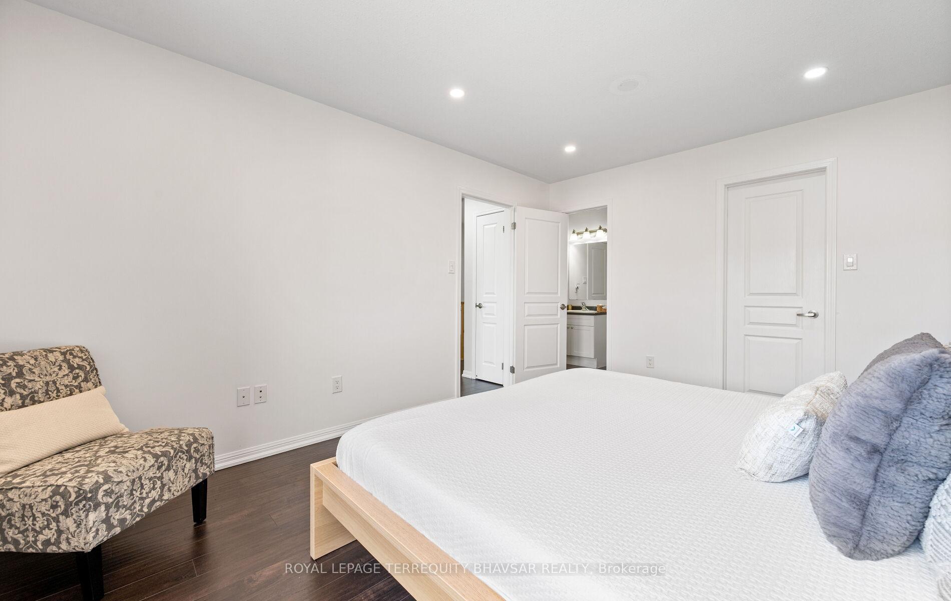 Photo 19 of 964 Nadalin Heights, Milton, Willmott — HOMEH