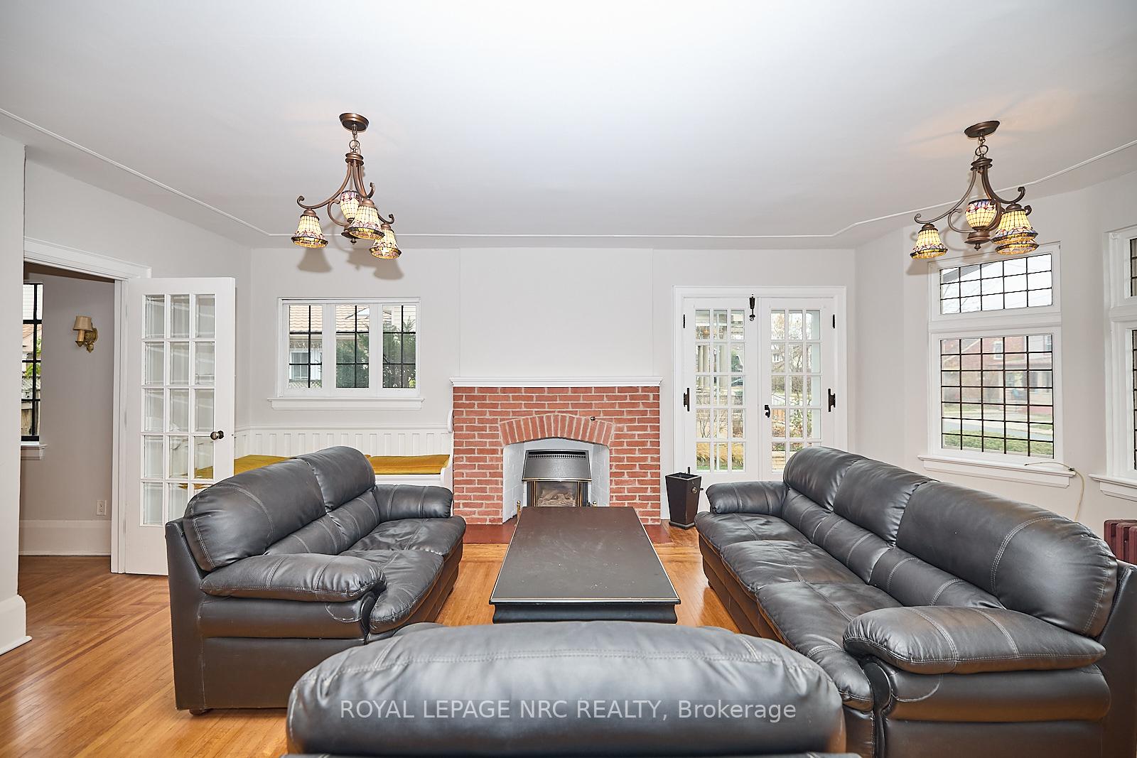 Photo 2 of 4980 Jepson Street, Niagara Falls, Cherrywood — HOMEH