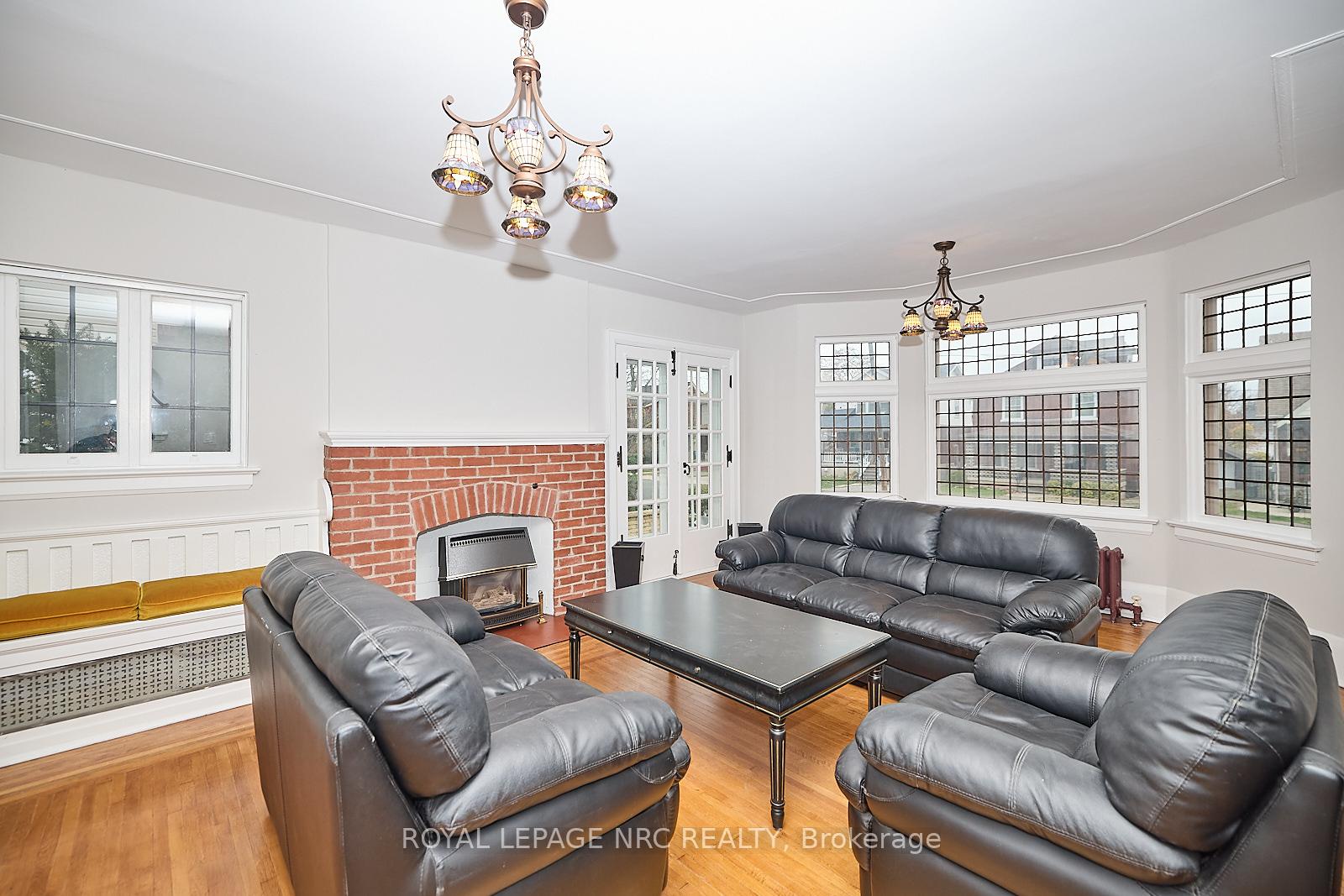 Photo 3 of 4980 Jepson Street, Niagara Falls, Cherrywood — HOMEH