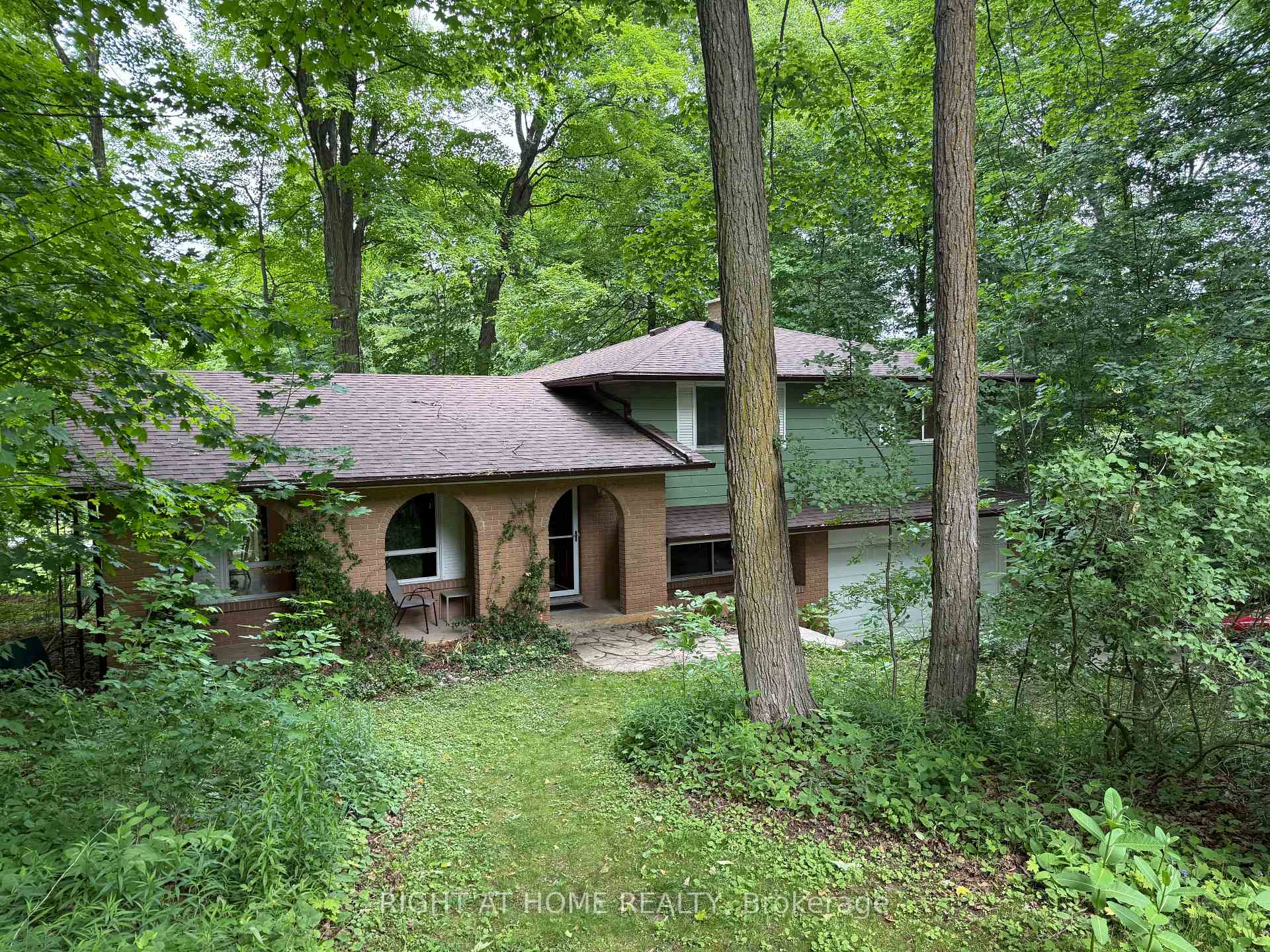 Photo 1 of 53 Glenda Jane Drive, Milton, Campbellville — HOMEH