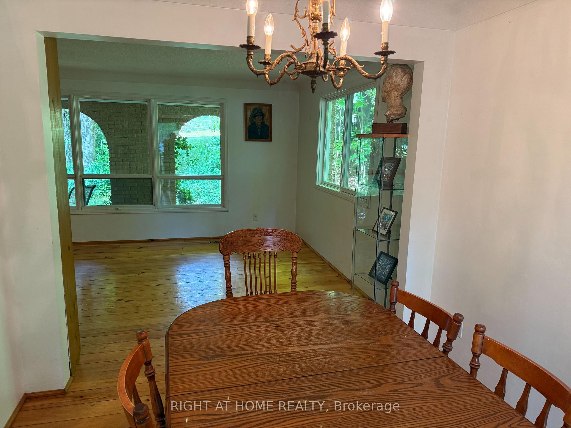 Photo 13 of 53 Glenda Jane Drive, Milton, Campbellville — HOMEH