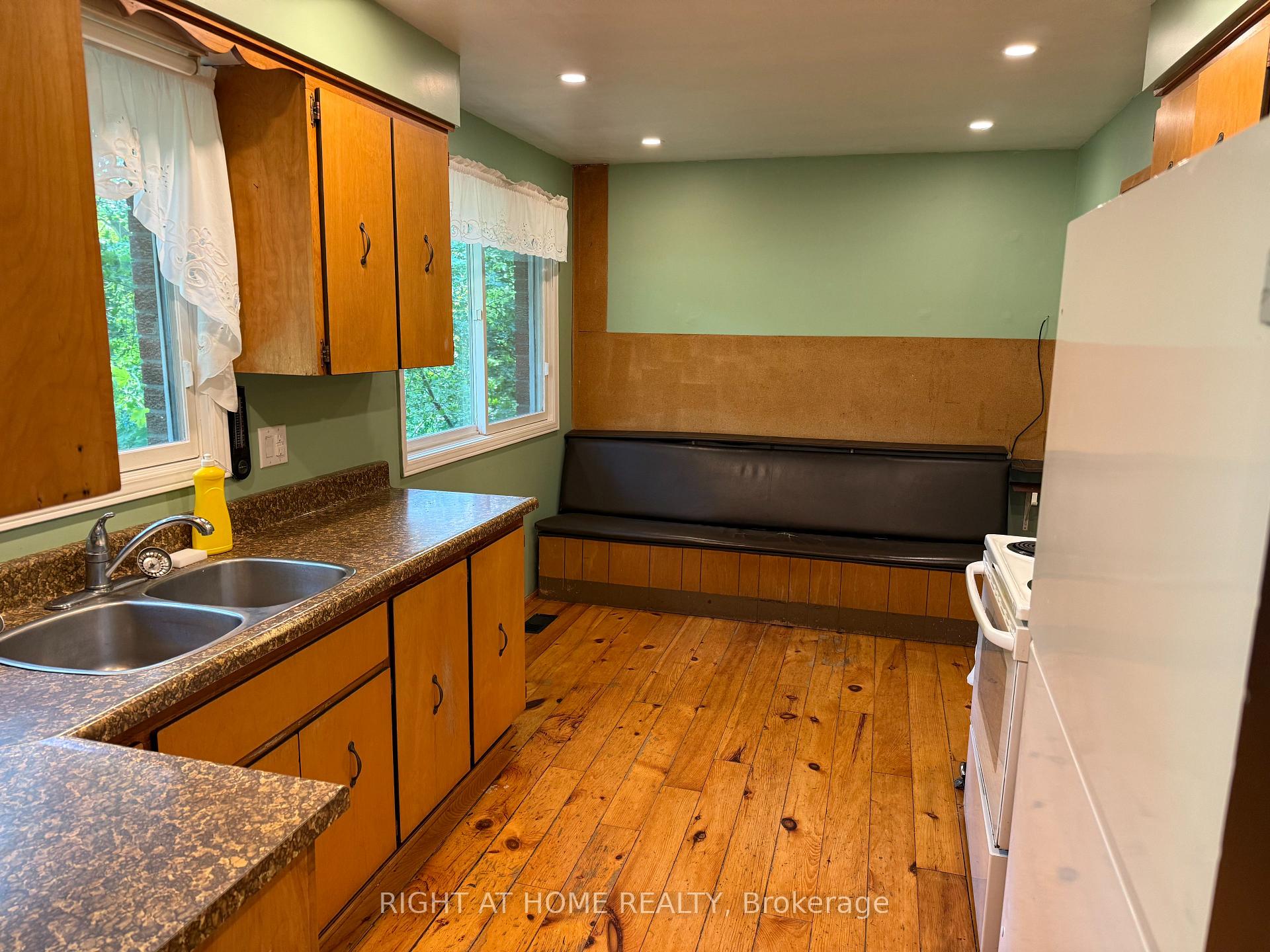 Photo 23 of 53 Glenda Jane Drive, Milton, Campbellville — HOMEH