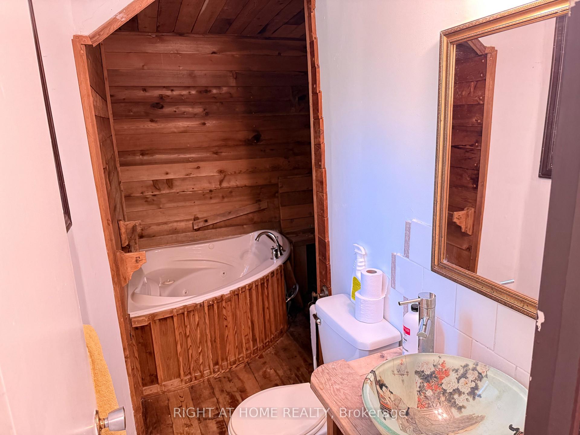 Photo 30 of 53 Glenda Jane Drive, Milton, Campbellville — HOMEH