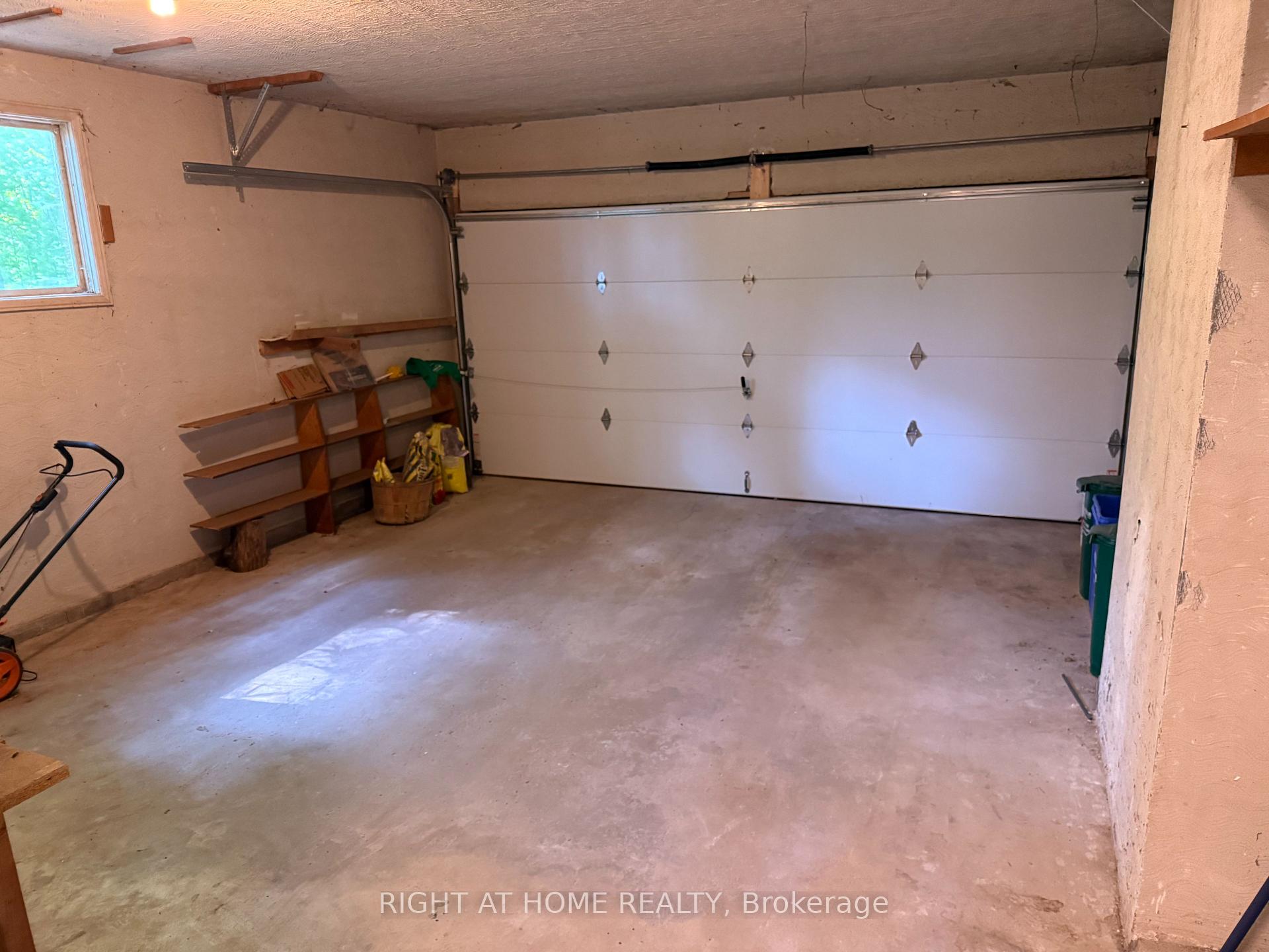 Photo 18 of 53 Glenda Jane Drive, Milton, Campbellville — HOMEH