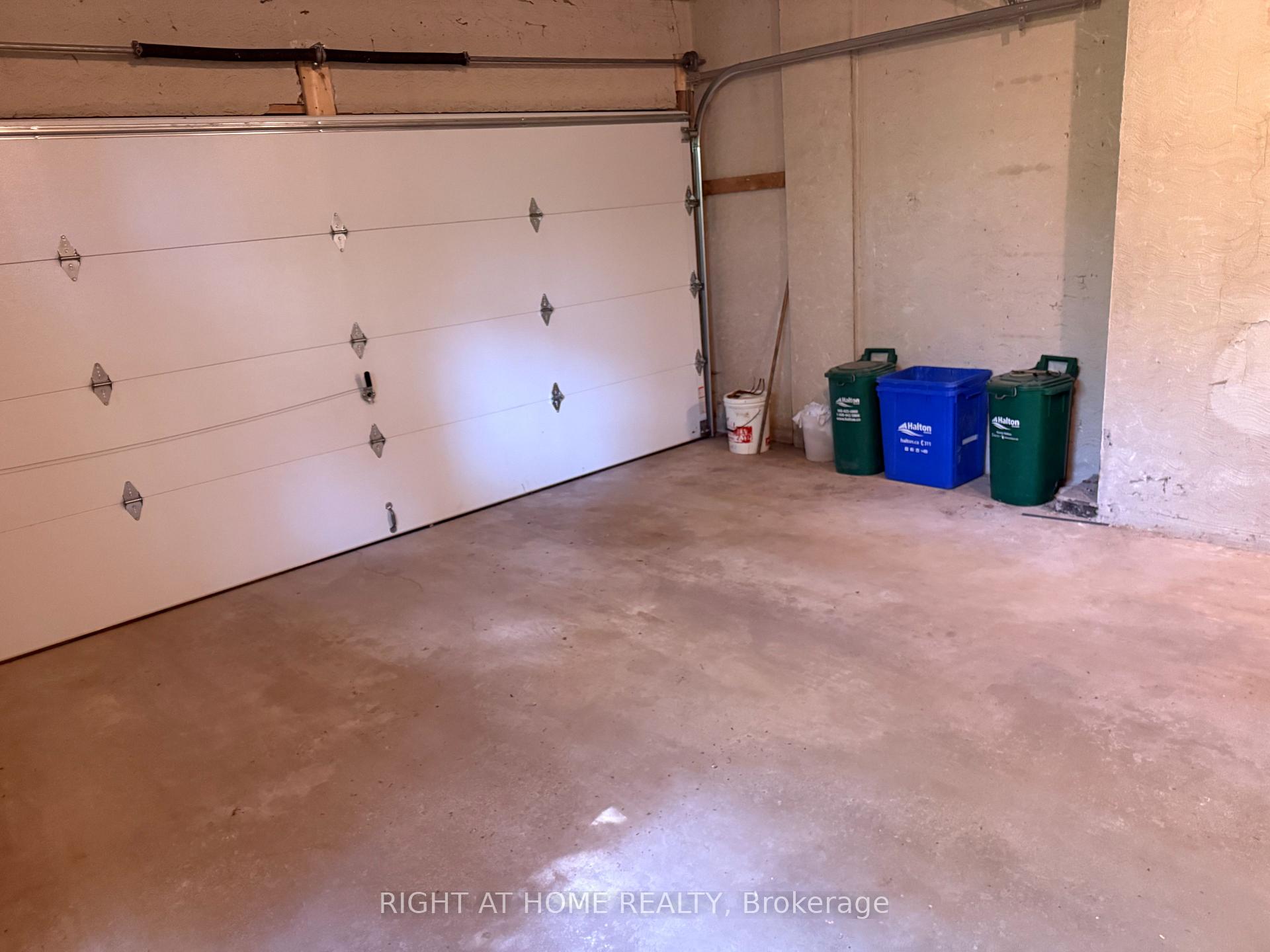 Photo 29 of 53 Glenda Jane Drive, Milton, Campbellville — HOMEH