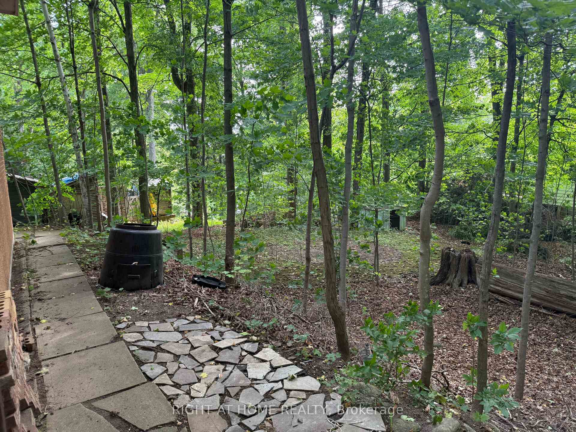 Photo 27 of 53 Glenda Jane Drive, Milton, Campbellville — HOMEH