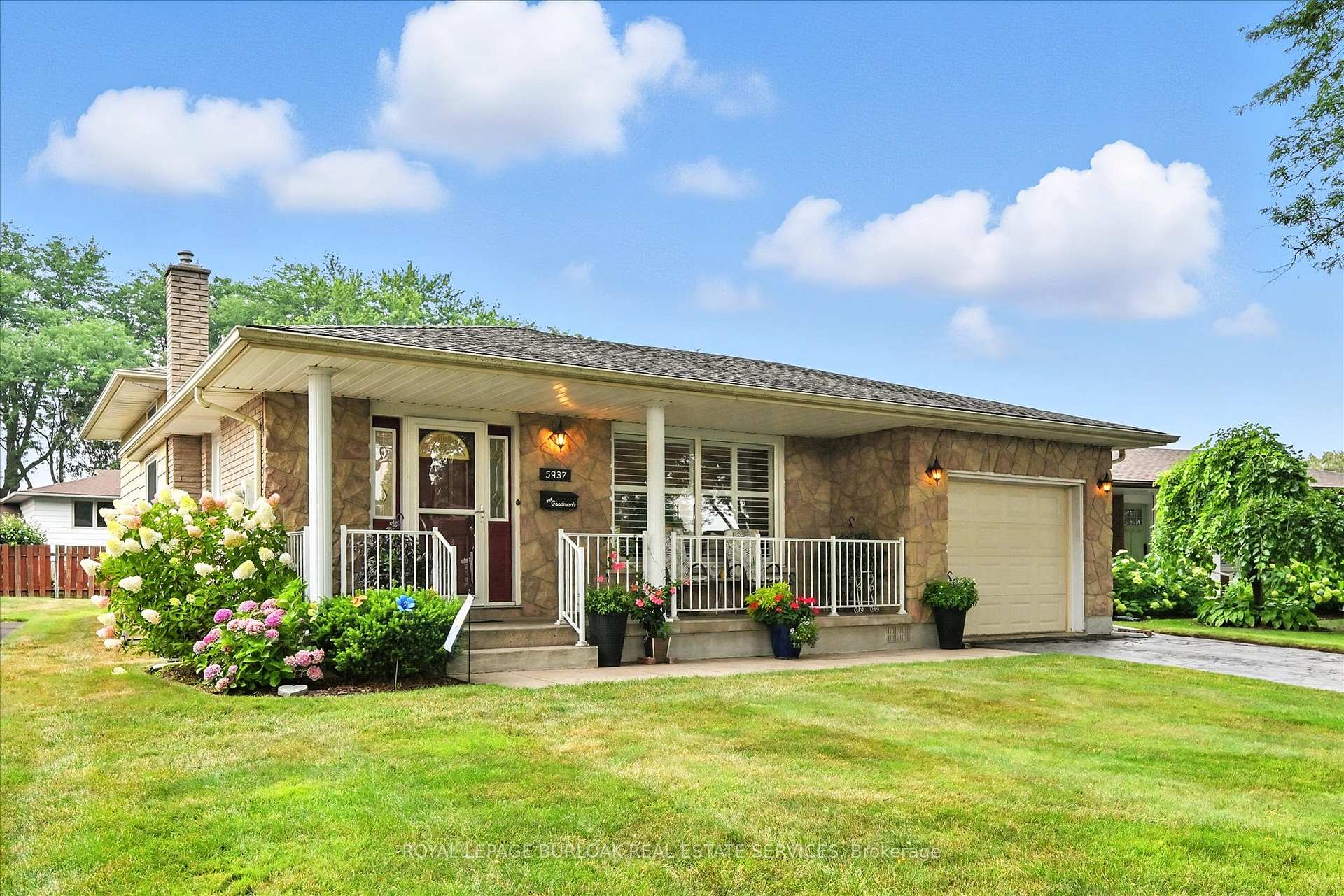 Photo 2 of 5937 Saint Anthony Crescent, Niagara Falls, Church's Lane — HOMEH