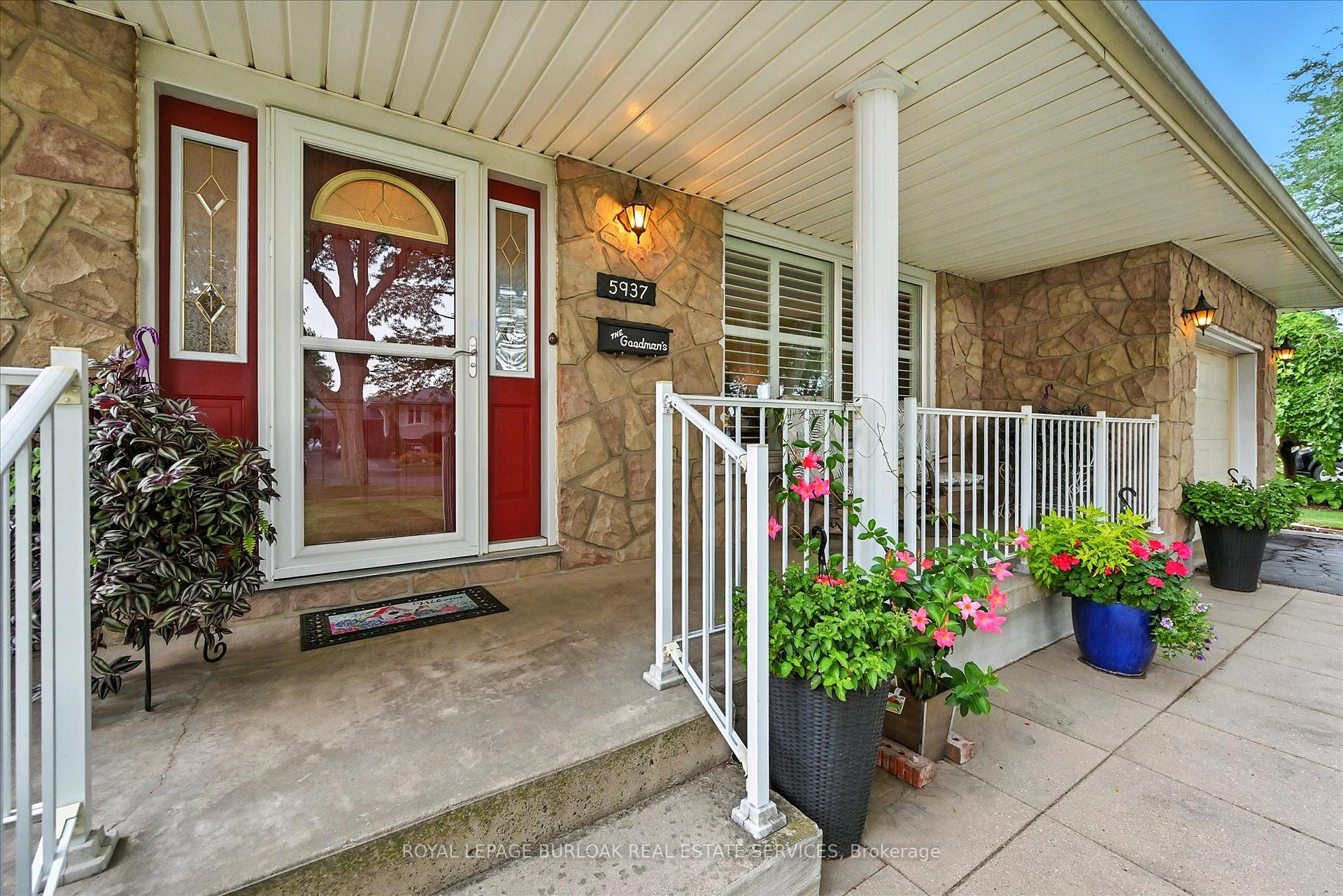 Photo 3 of 5937 Saint Anthony Crescent, Niagara Falls, Church's Lane — HOMEH