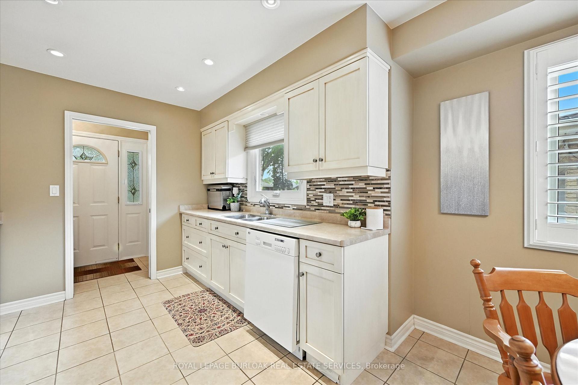 Photo 17 of 5937 Saint Anthony Crescent, Niagara Falls, Church's Lane — HOMEH