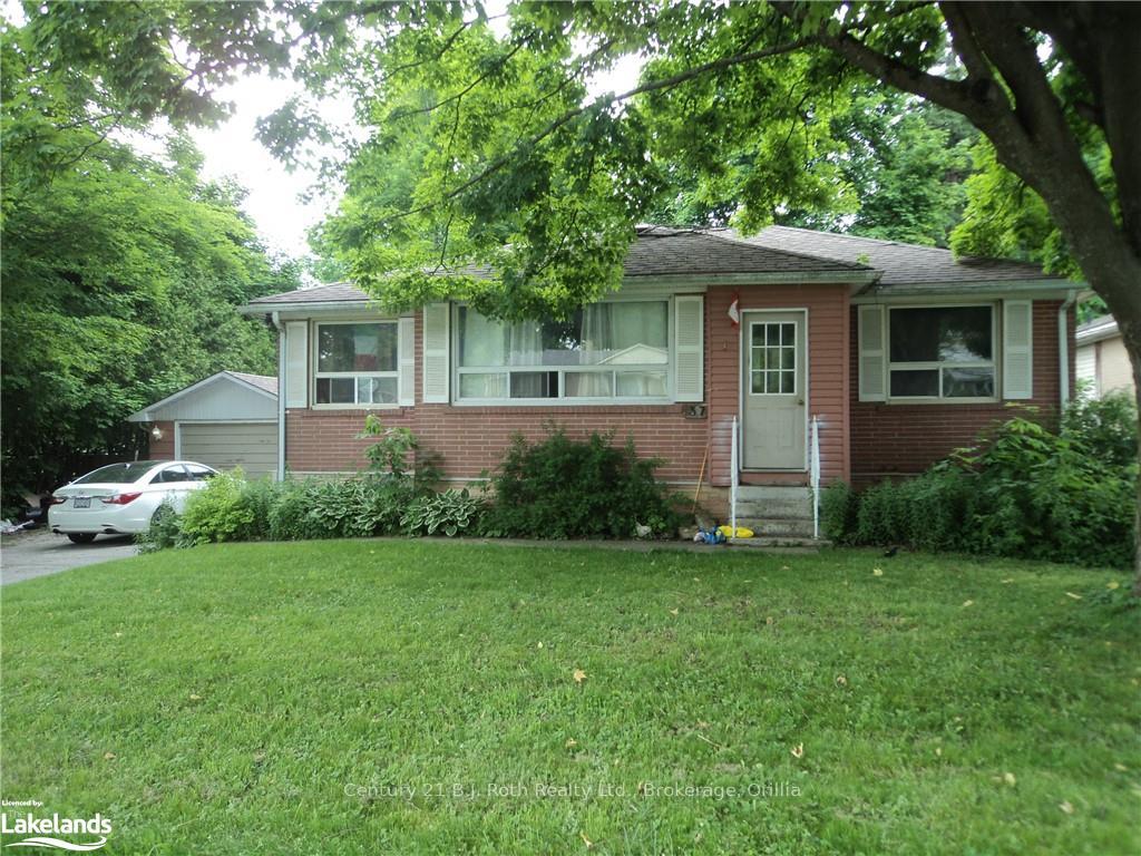 Front of 37 North Street W