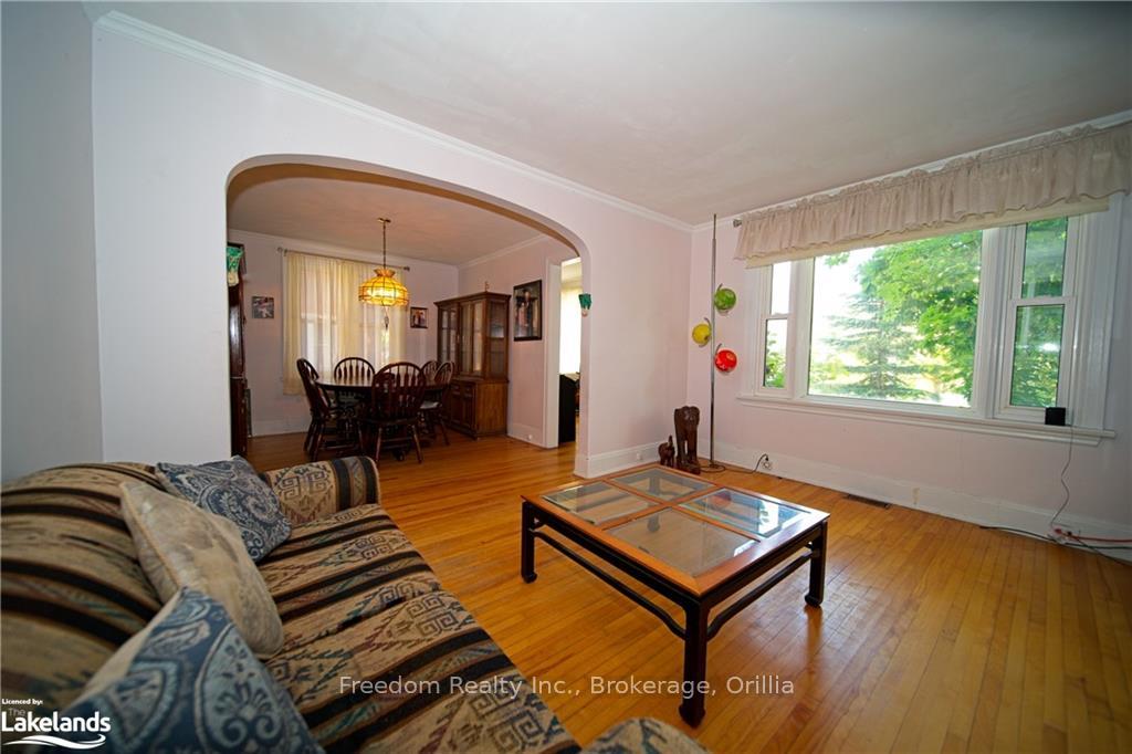 Photo 5 of 86 Neywash Street, Orillia — HOMEH
