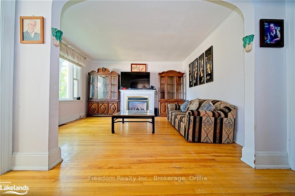 Photo 7 of 86 Neywash Street, Orillia — HOMEH