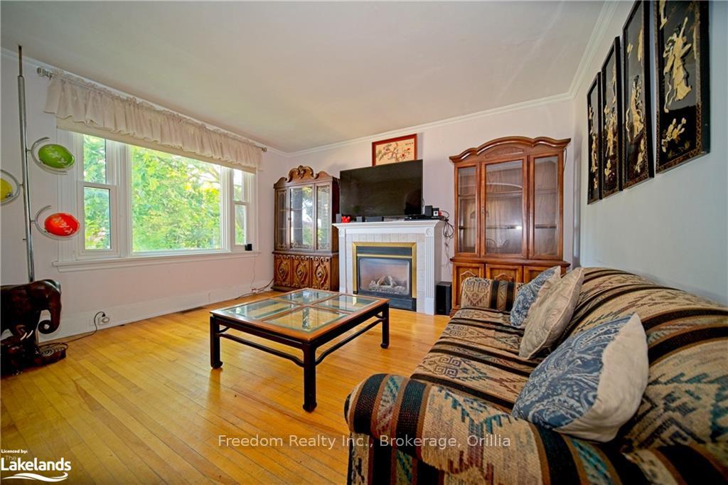 Photo 8 of 86 Neywash Street, Orillia — HOMEH