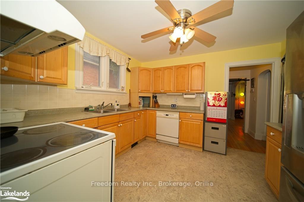 Photo 14 of 86 Neywash Street, Orillia — HOMEH