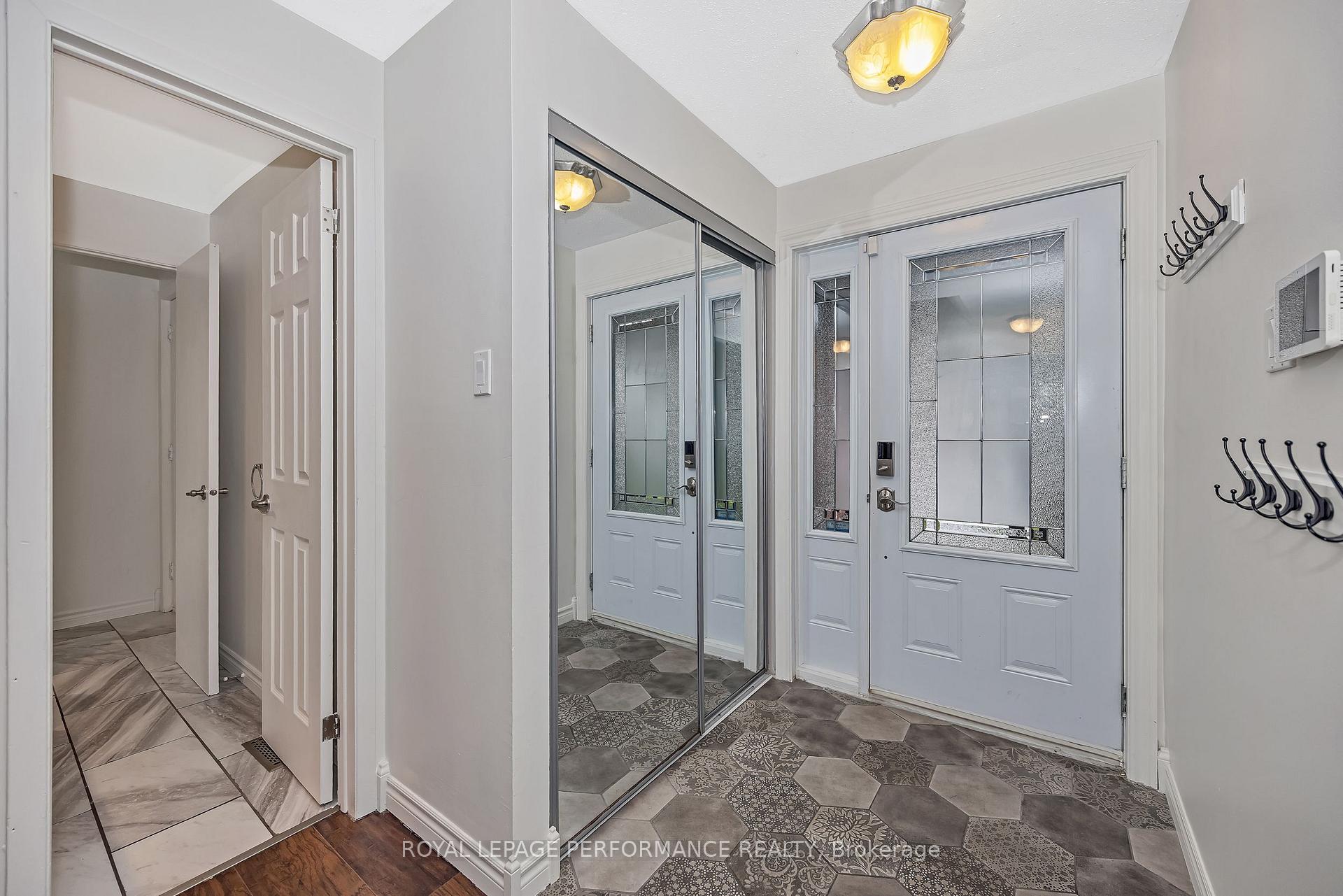 Photo 5 of 461 Duvernay Drive, Ottawa, Queenswood Heights South — HOMEH