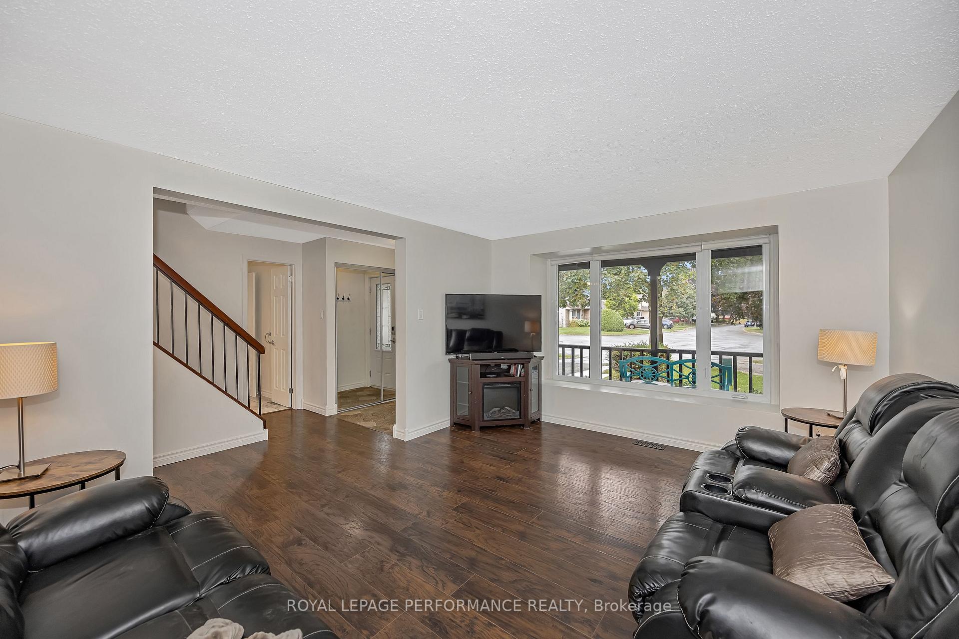 Photo 6 of 461 Duvernay Drive, Ottawa, Queenswood Heights South — HOMEH