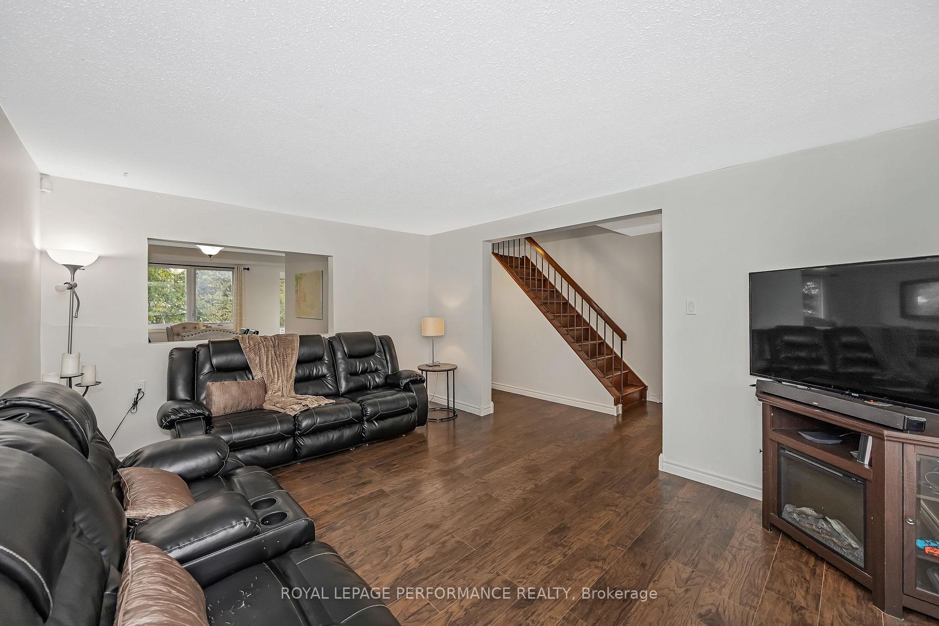 Photo 7 of 461 Duvernay Drive, Ottawa, Queenswood Heights South — HOMEH