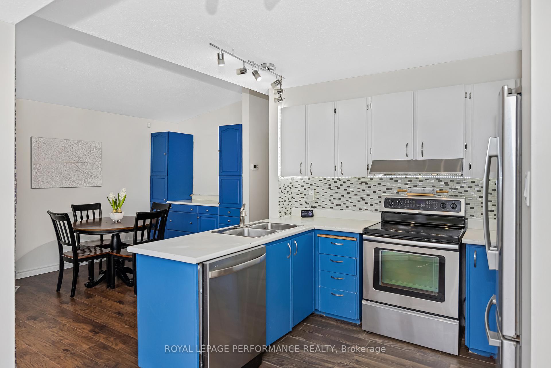 Photo 10 of 461 Duvernay Drive, Ottawa, Queenswood Heights South — HOMEH