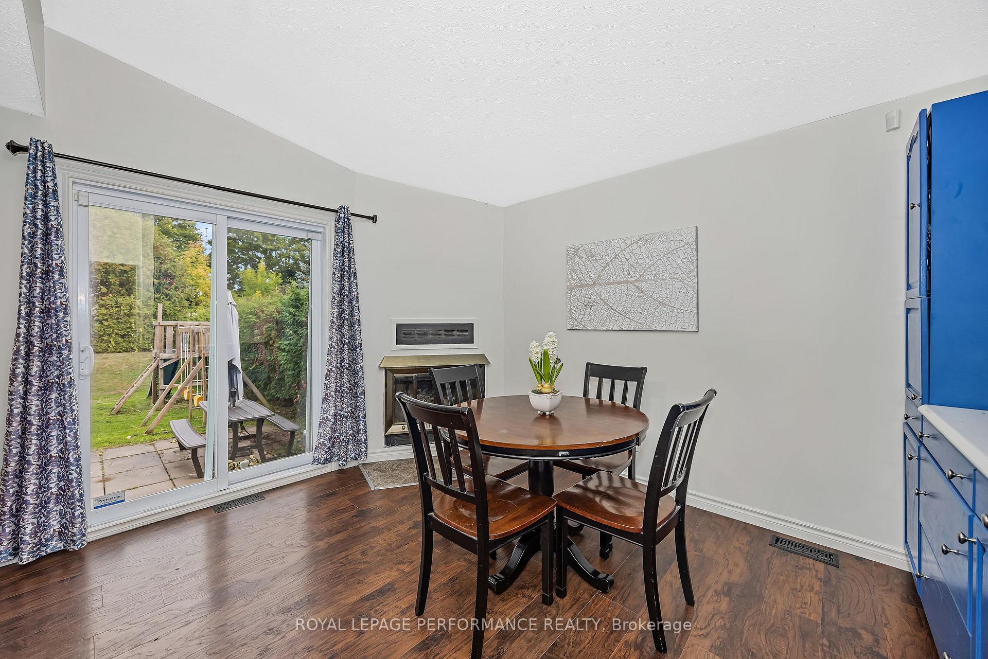 Photo 15 of 461 Duvernay Drive, Ottawa, Queenswood Heights South — HOMEH