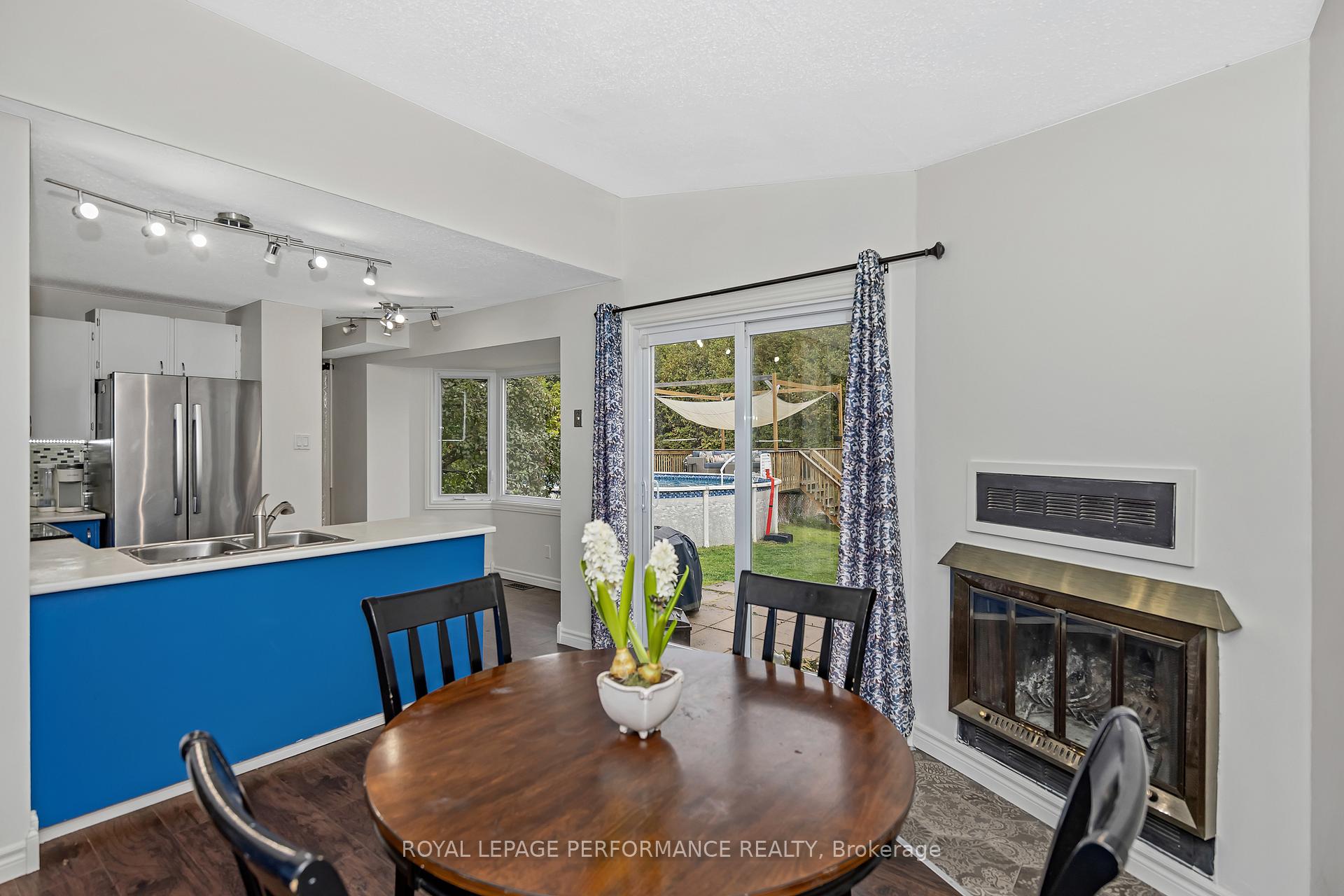 Photo 16 of 461 Duvernay Drive, Ottawa, Queenswood Heights South — HOMEH