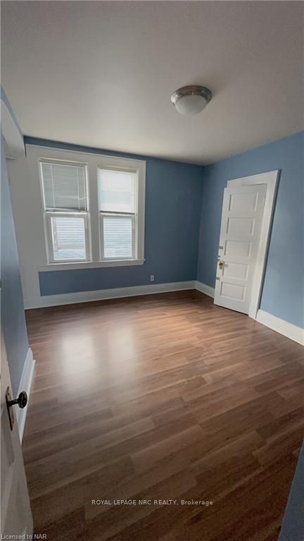 Photo 13 of 4740 Epworth Circle, Niagara Falls, Downtown — HOMEH