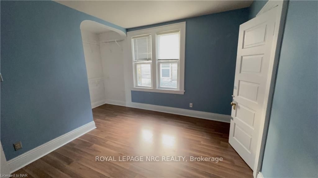 Photo 14 of 4740 Epworth Circle, Niagara Falls, Downtown — HOMEH
