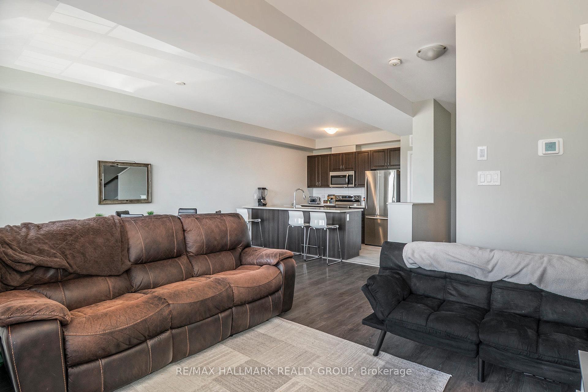 Photo 5 of 328 Shepperton Street, Ottawa, Avalon East — HOMEH