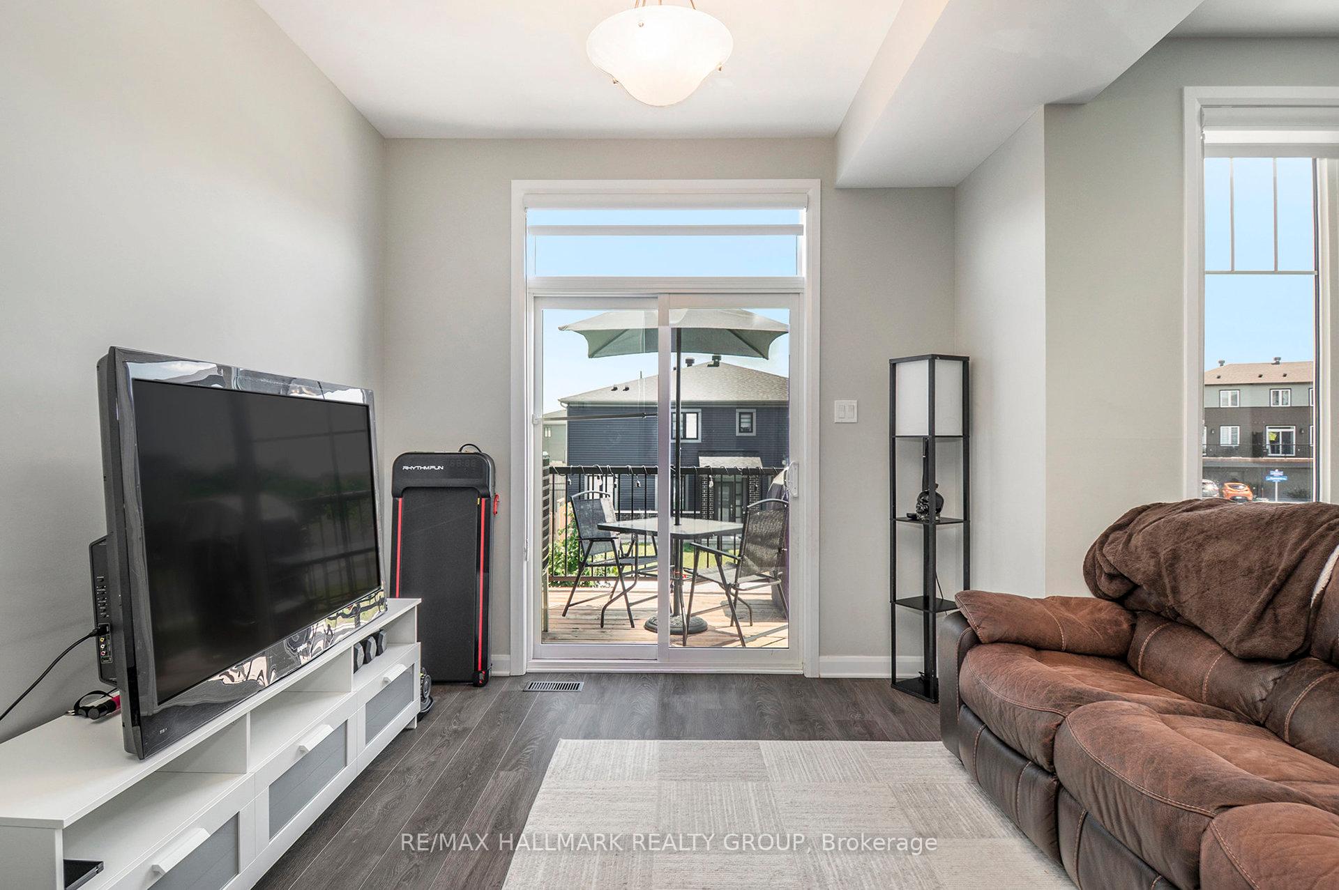 Photo 6 of 328 Shepperton Street, Ottawa, Avalon East — HOMEH