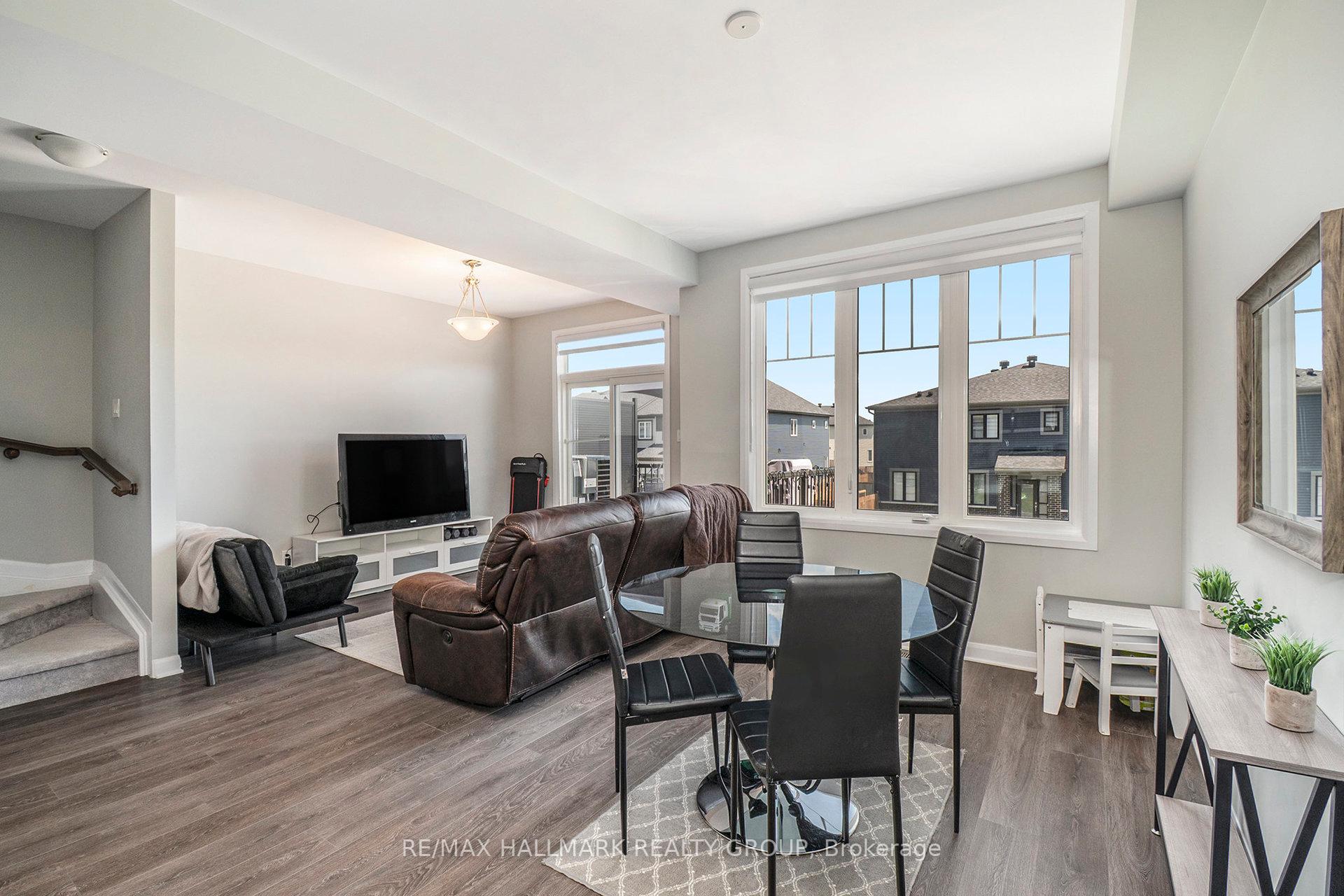 Photo 7 of 328 Shepperton Street, Ottawa, Avalon East — HOMEH
