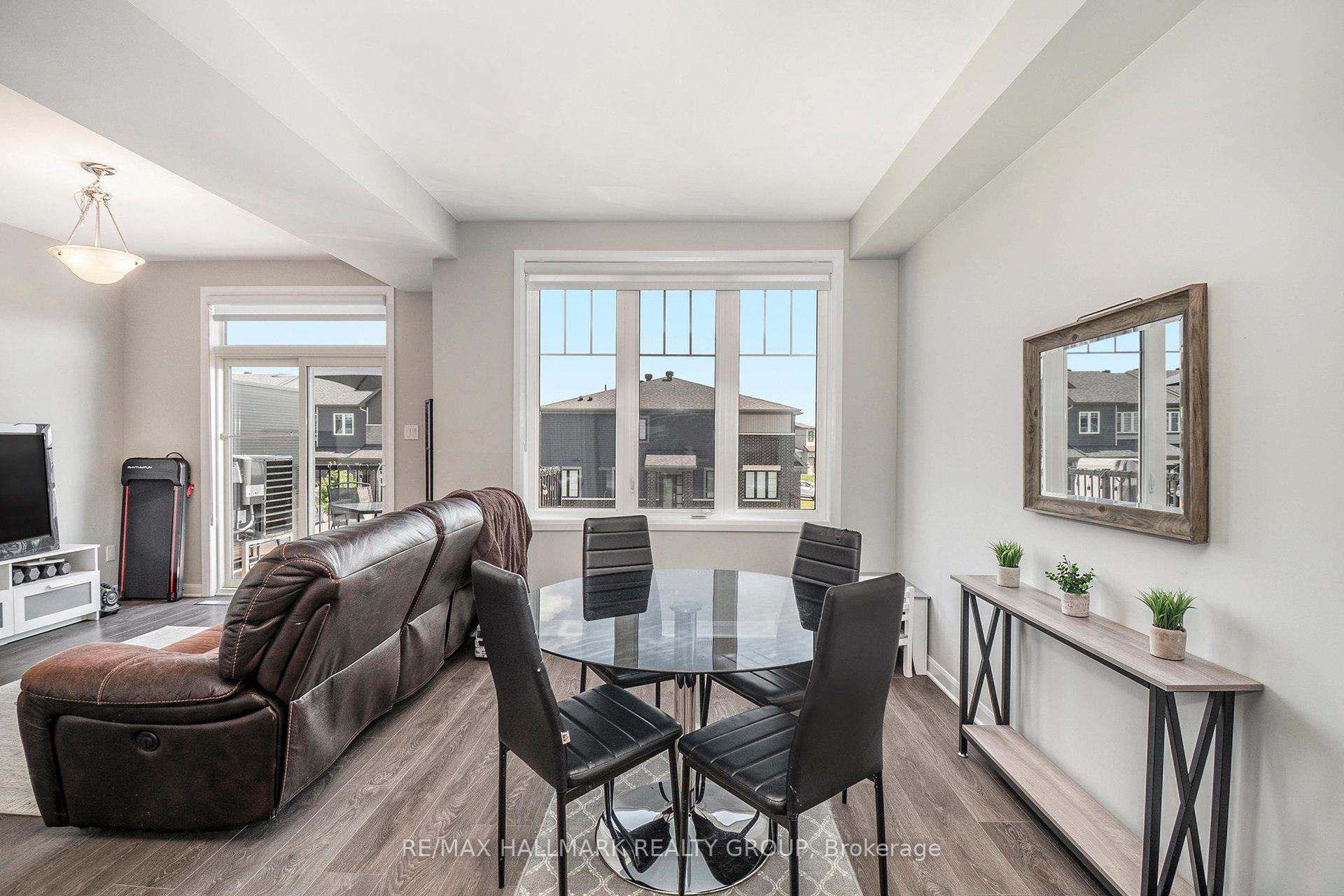 Photo 8 of 328 Shepperton Street, Ottawa, Avalon East — HOMEH