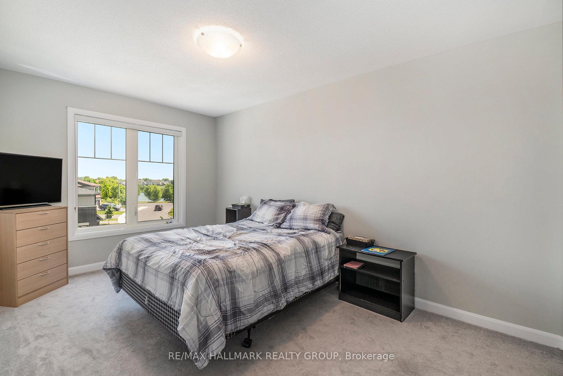 Photo 13 of 328 Shepperton Street, Ottawa, Avalon East — HOMEH