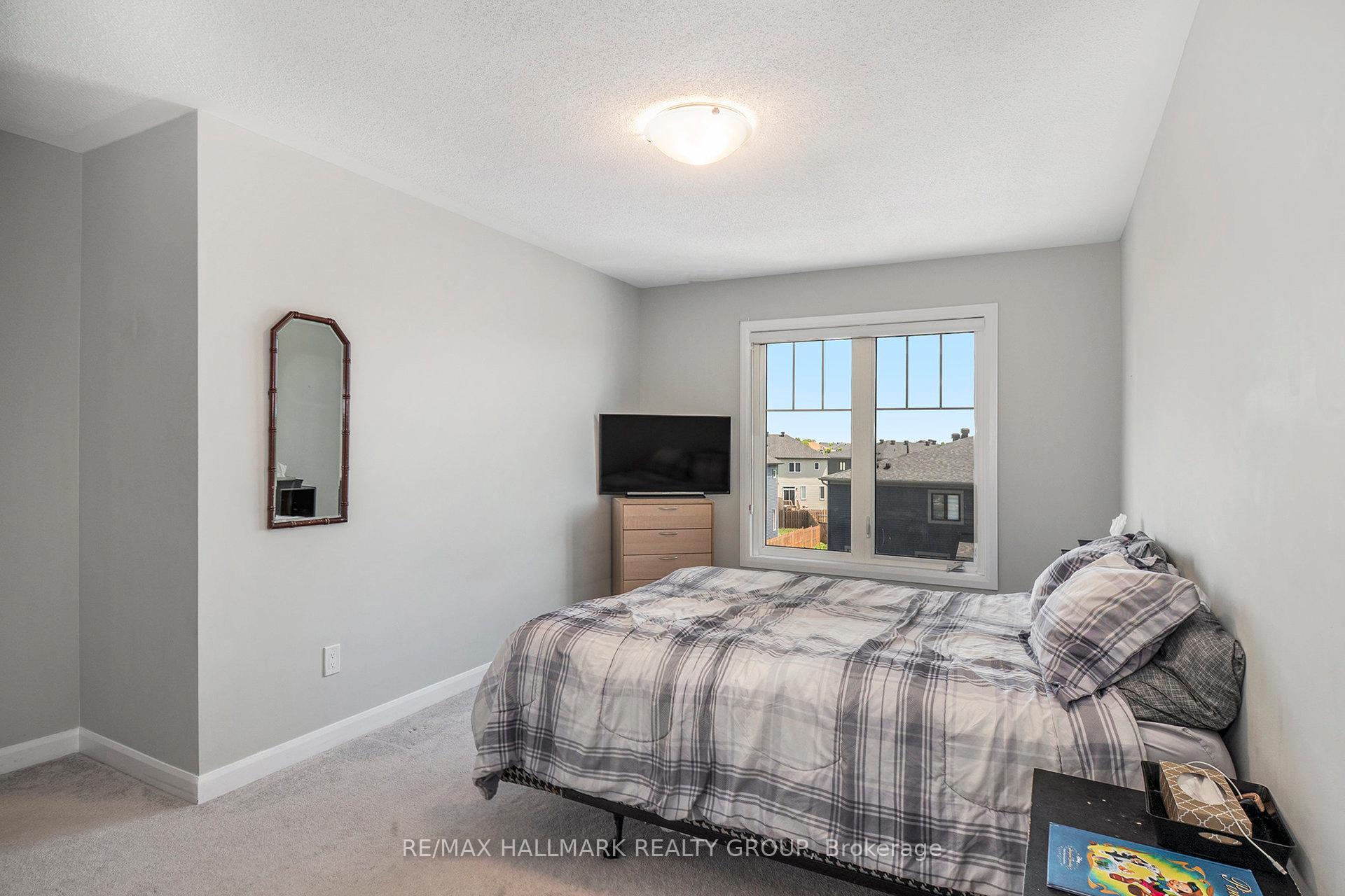Photo 14 of 328 Shepperton Street, Ottawa, Avalon East — HOMEH
