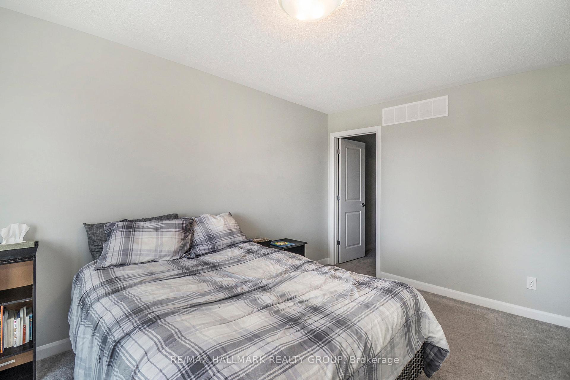 Photo 16 of 328 Shepperton Street, Ottawa, Avalon East — HOMEH