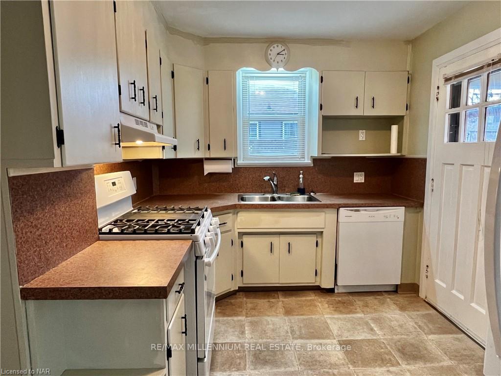 Photo 14 of 6447 Barker Street, Niagara Falls, Dorchester — HOMEH
