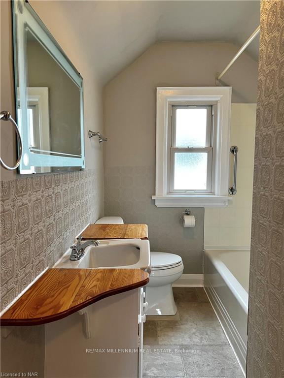 Photo 17 of 6447 Barker Street, Niagara Falls, Dorchester — HOMEH