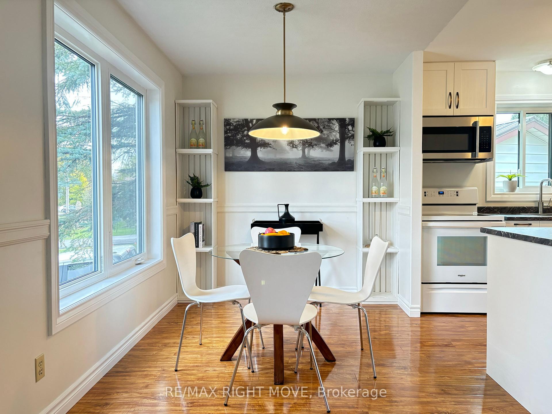 Photo 8 of 445 Mooney Crescent, Orillia — HOMEH