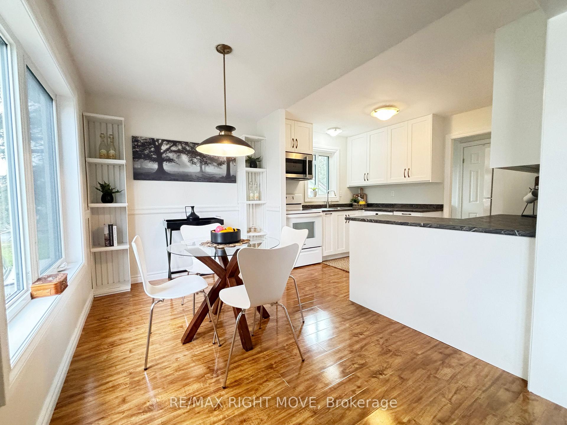 Photo 9 of 445 Mooney Crescent, Orillia — HOMEH