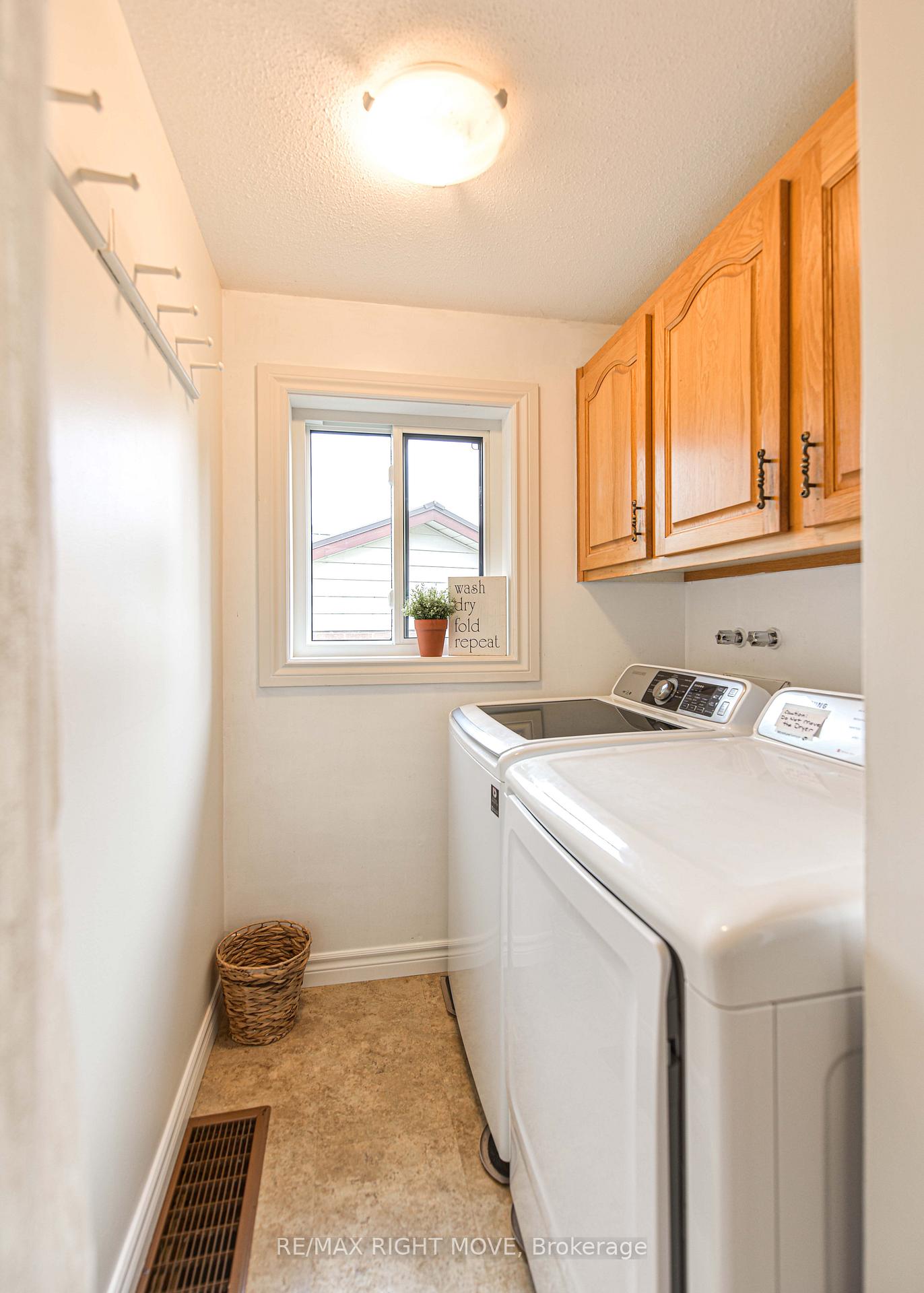 Photo 12 of 445 Mooney Crescent, Orillia — HOMEH