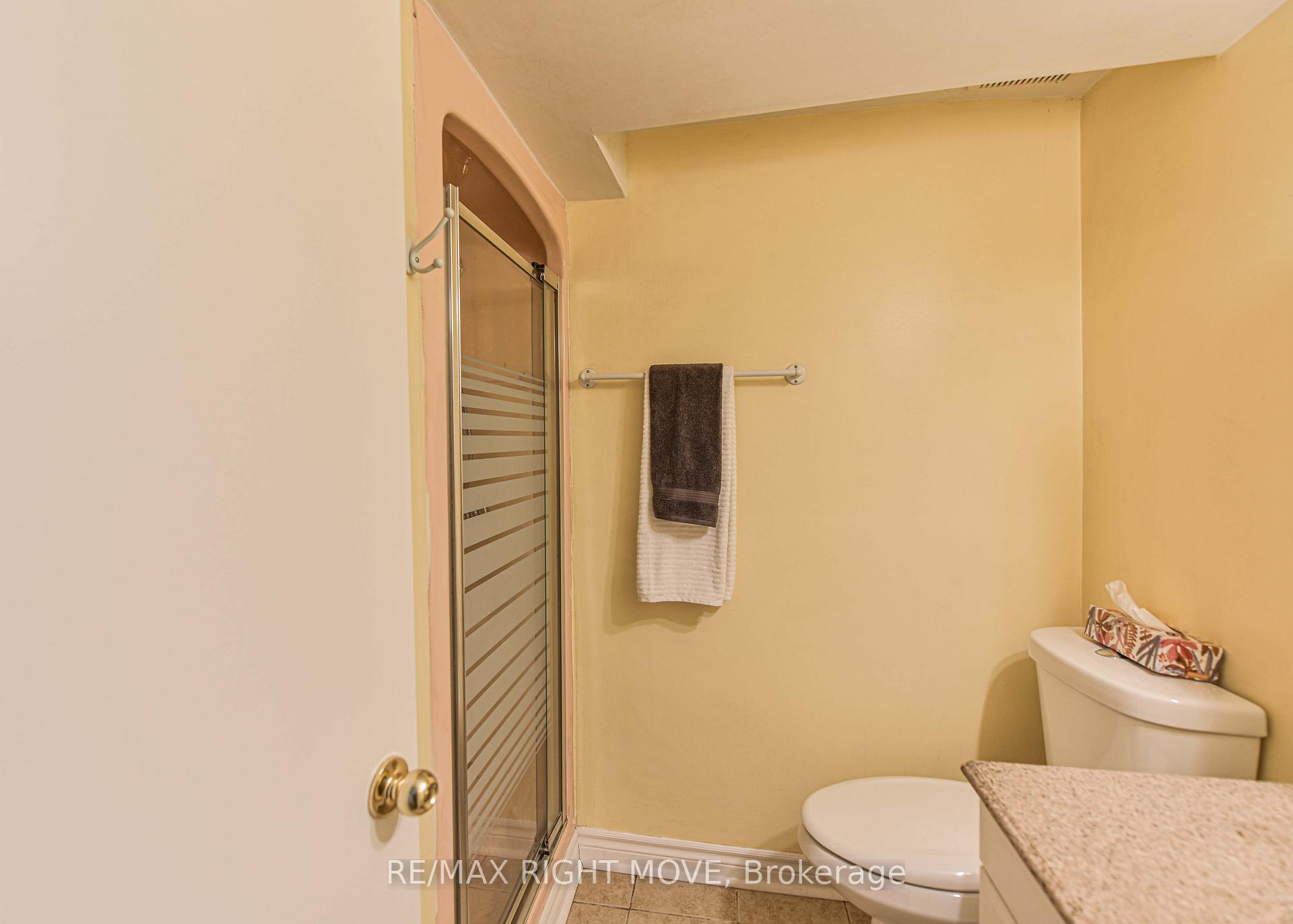 Photo 21 of 445 Mooney Crescent, Orillia — HOMEH