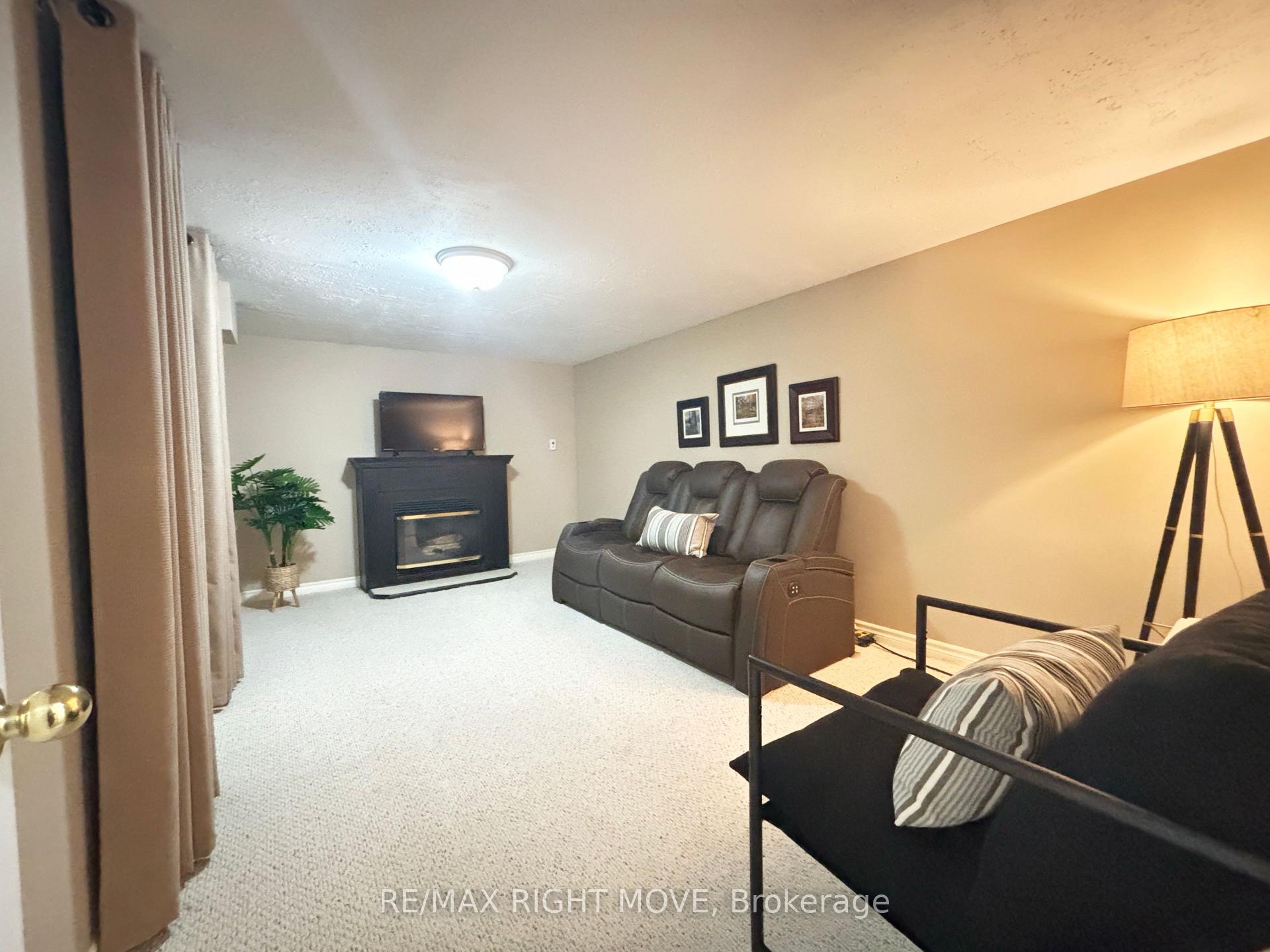 Photo 22 of 445 Mooney Crescent, Orillia — HOMEH