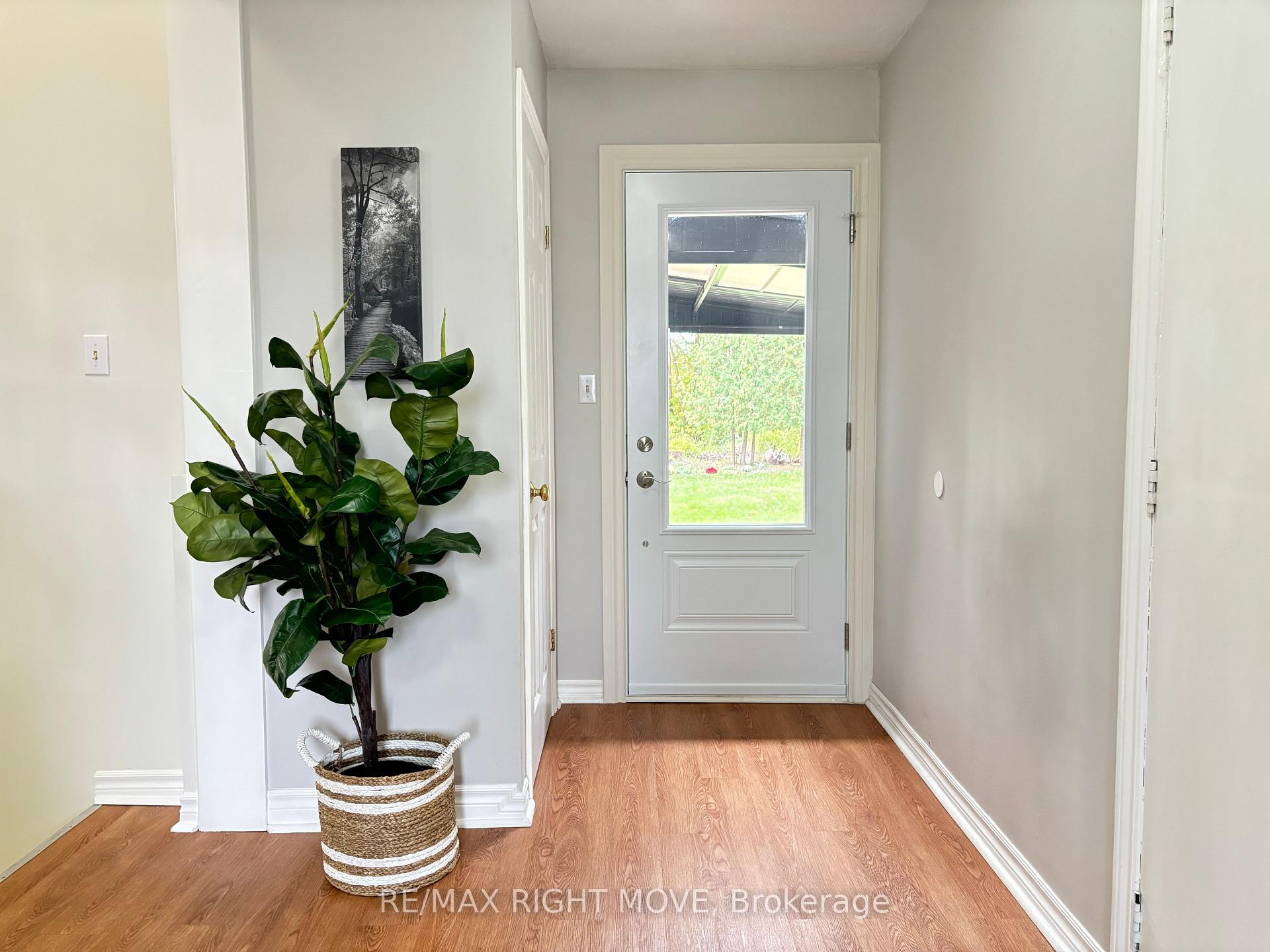 Photo 23 of 445 Mooney Crescent, Orillia — HOMEH