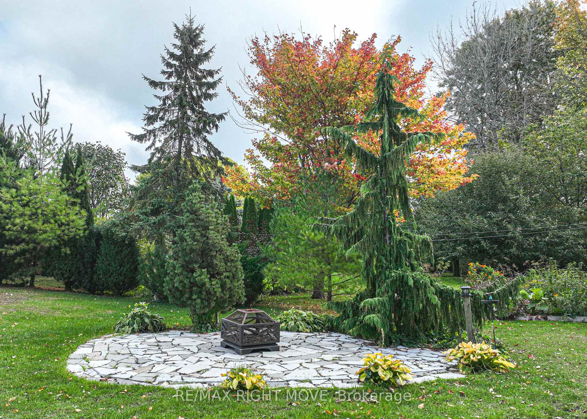 Photo 26 of 445 Mooney Crescent, Orillia — HOMEH