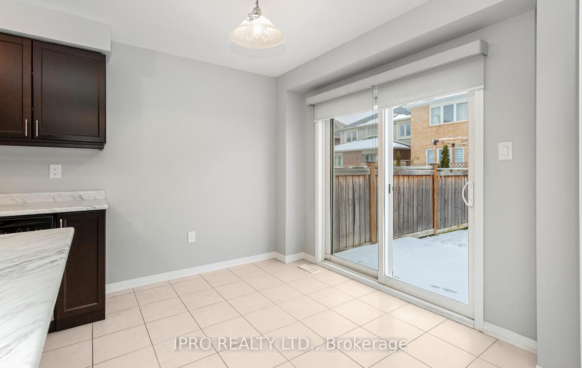Photo 13 of 261 Gleave ( Upper Level) Terrace, Milton, Harrison — HOMEH