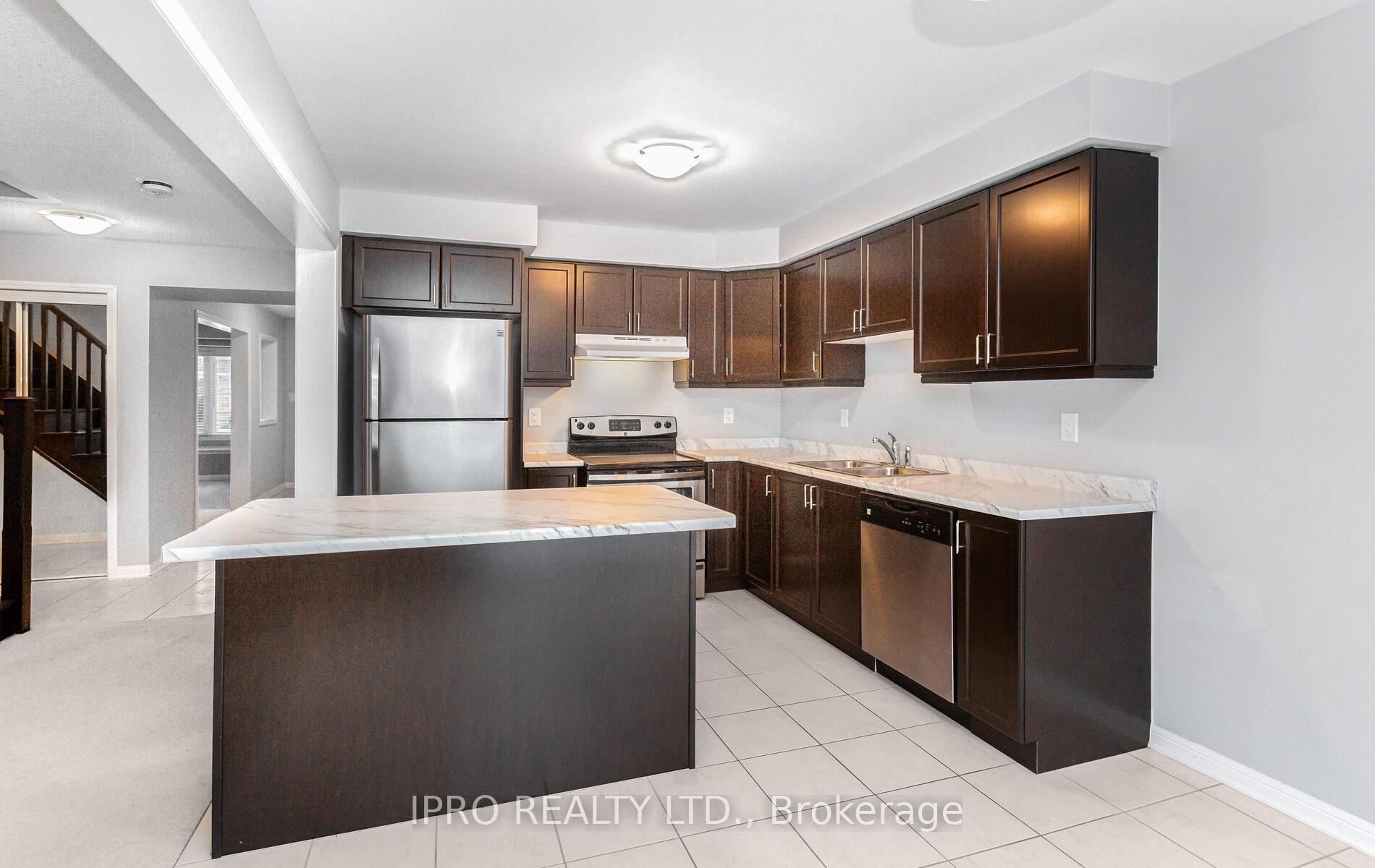 Photo 15 of 261 Gleave ( Upper Level) Terrace, Milton, Harrison — HOMEH