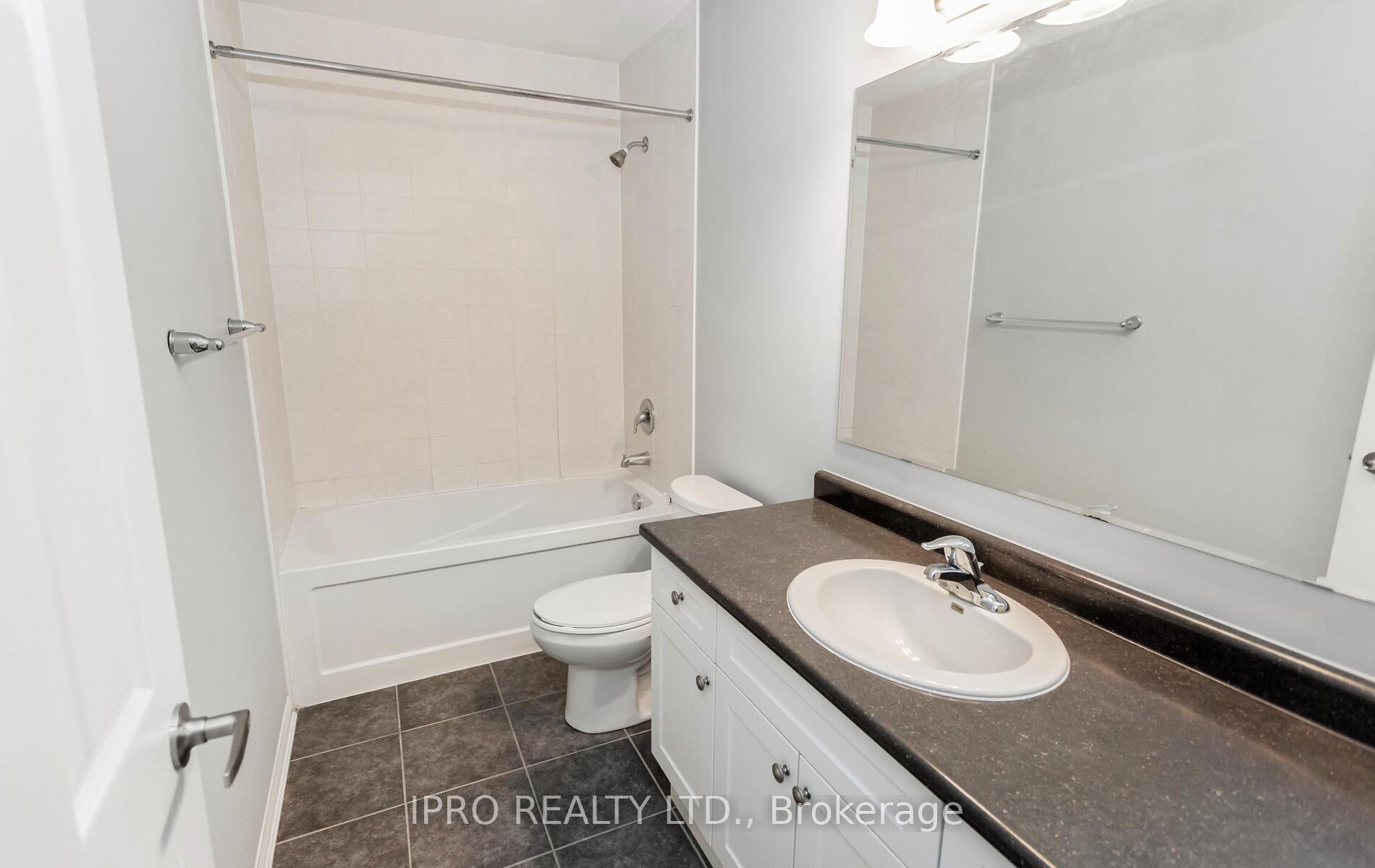 Photo 38 of 261 Gleave ( Upper Level) Terrace, Milton, Harrison — HOMEH