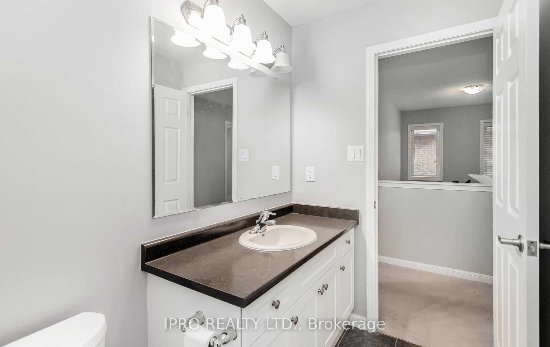 Photo 39 of 261 Gleave ( Upper Level) Terrace, Milton, Harrison — HOMEH